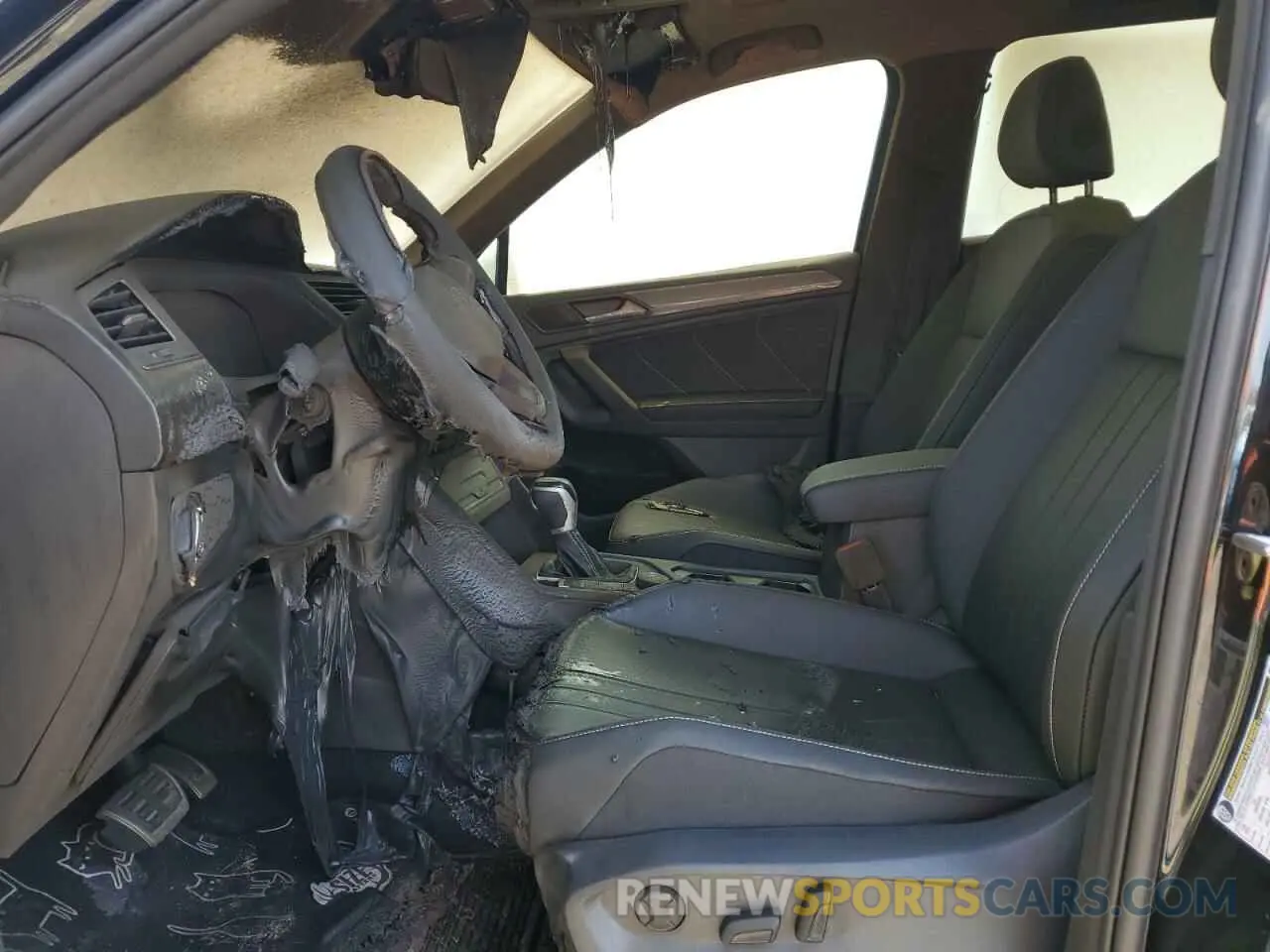 7 Photograph of a damaged car 3VV8B7AX8RM232326 VOLKSWAGEN TIGUAN 2024