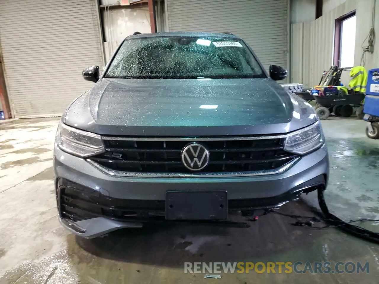 5 Photograph of a damaged car 3VV8B7AX9RM030160 VOLKSWAGEN TIGUAN 2024