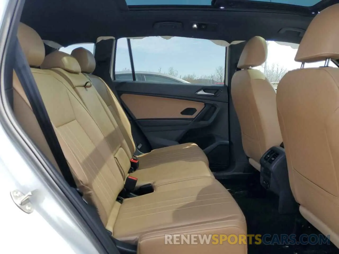 11 Photograph of a damaged car 3VV8B7AX9RM132901 VOLKSWAGEN TIGUAN 2024