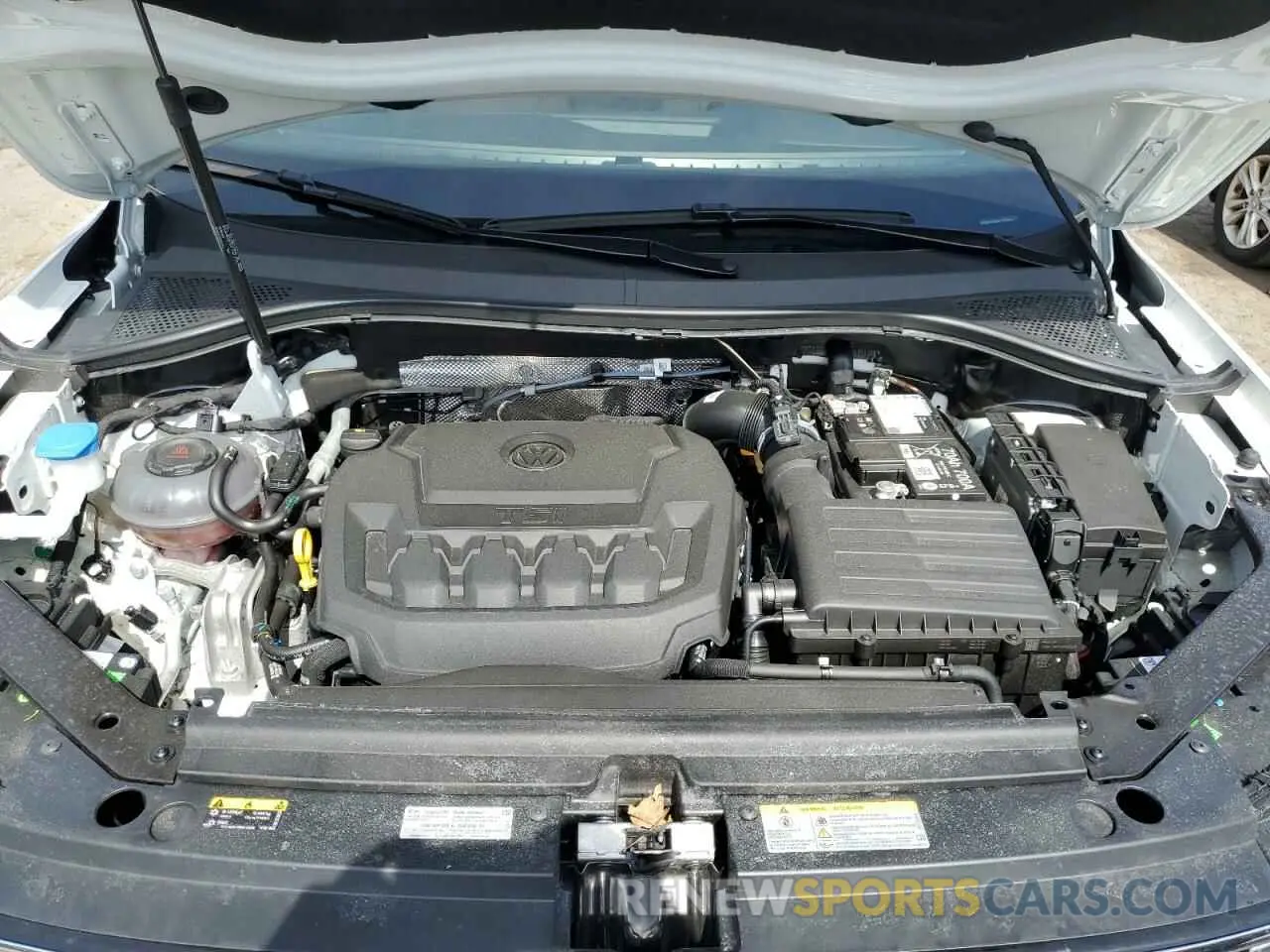 12 Photograph of a damaged car 3VV8B7AX9RM132901 VOLKSWAGEN TIGUAN 2024
