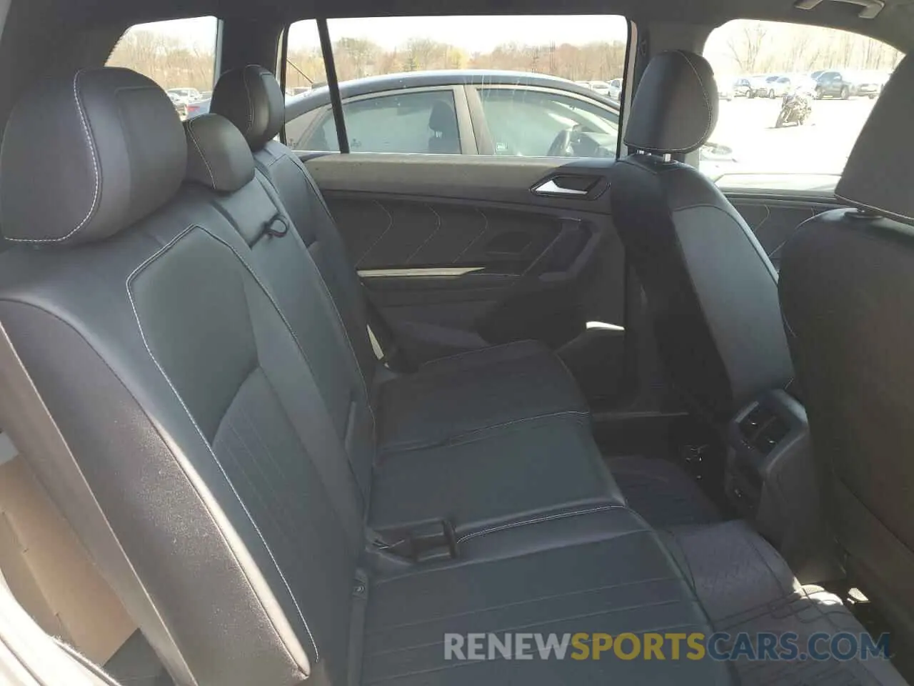 11 Photograph of a damaged car 3VV8B7AX9RM149200 VOLKSWAGEN TIGUAN 2024