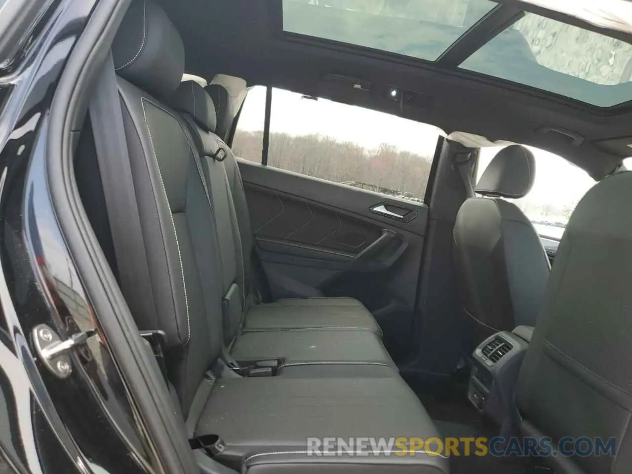 11 Photograph of a damaged car 3VV8B7AX9RM221447 VOLKSWAGEN TIGUAN 2024