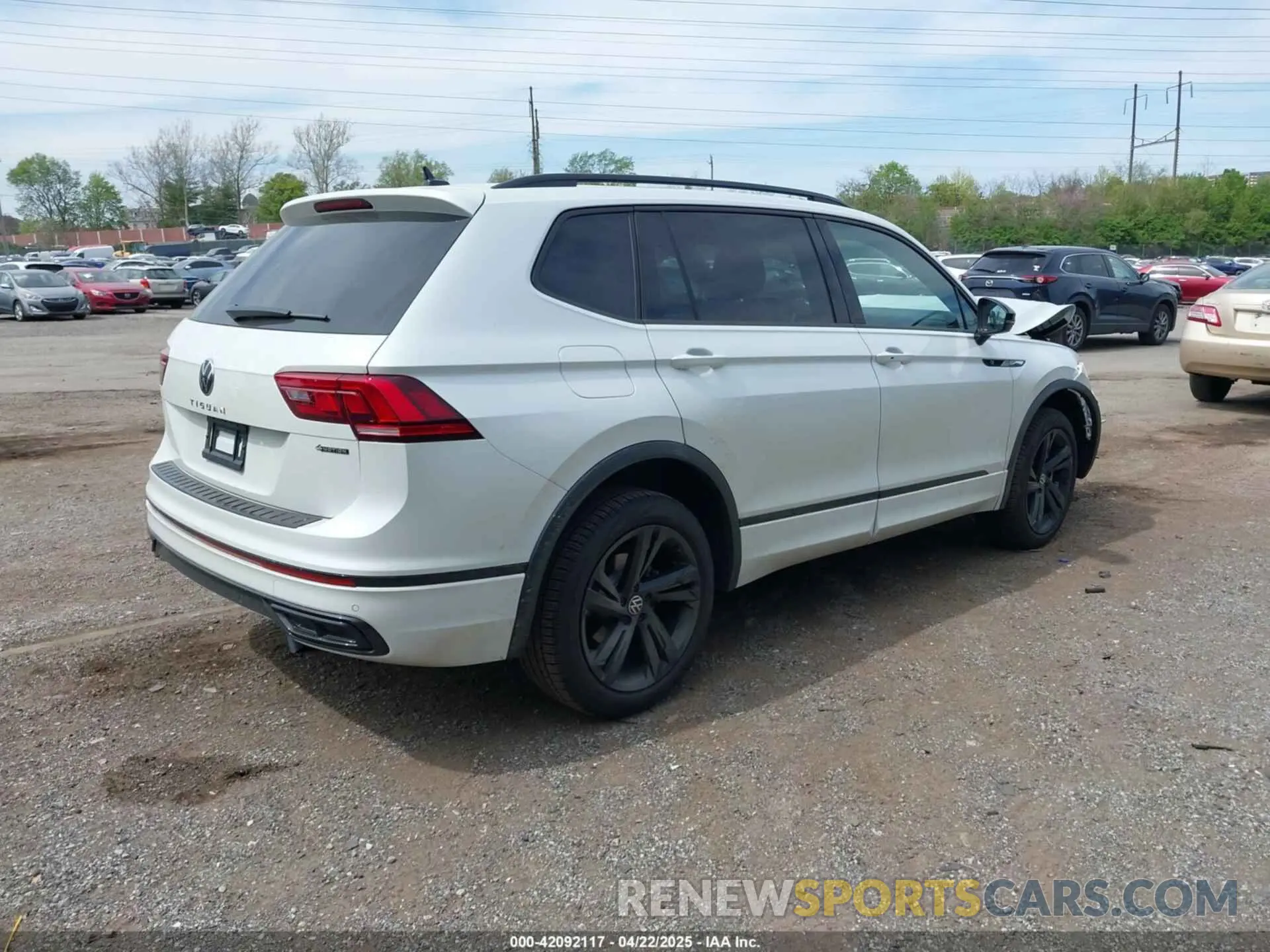 4 Photograph of a damaged car 3VV8B7AX9RM231038 VOLKSWAGEN TIGUAN 2024