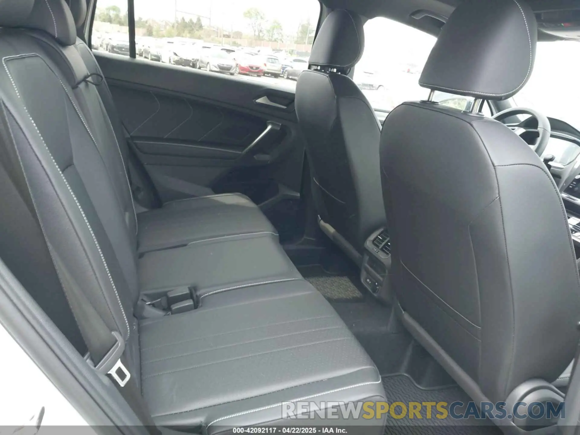 8 Photograph of a damaged car 3VV8B7AX9RM231038 VOLKSWAGEN TIGUAN 2024