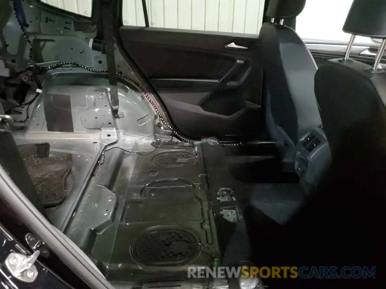 11 Photograph of a damaged car 3VV8B7AXXRM048909 VOLKSWAGEN TIGUAN 2024