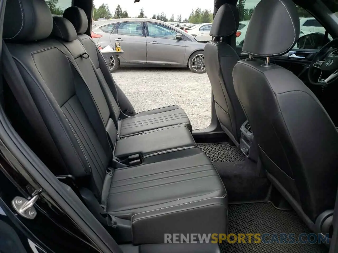 11 Photograph of a damaged car 3VV8B7AXXRM063670 VOLKSWAGEN TIGUAN 2024