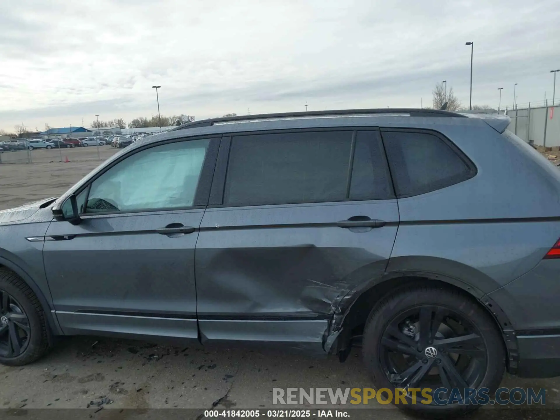 14 Photograph of a damaged car 3VV8B7AXXRM116335 VOLKSWAGEN TIGUAN 2024