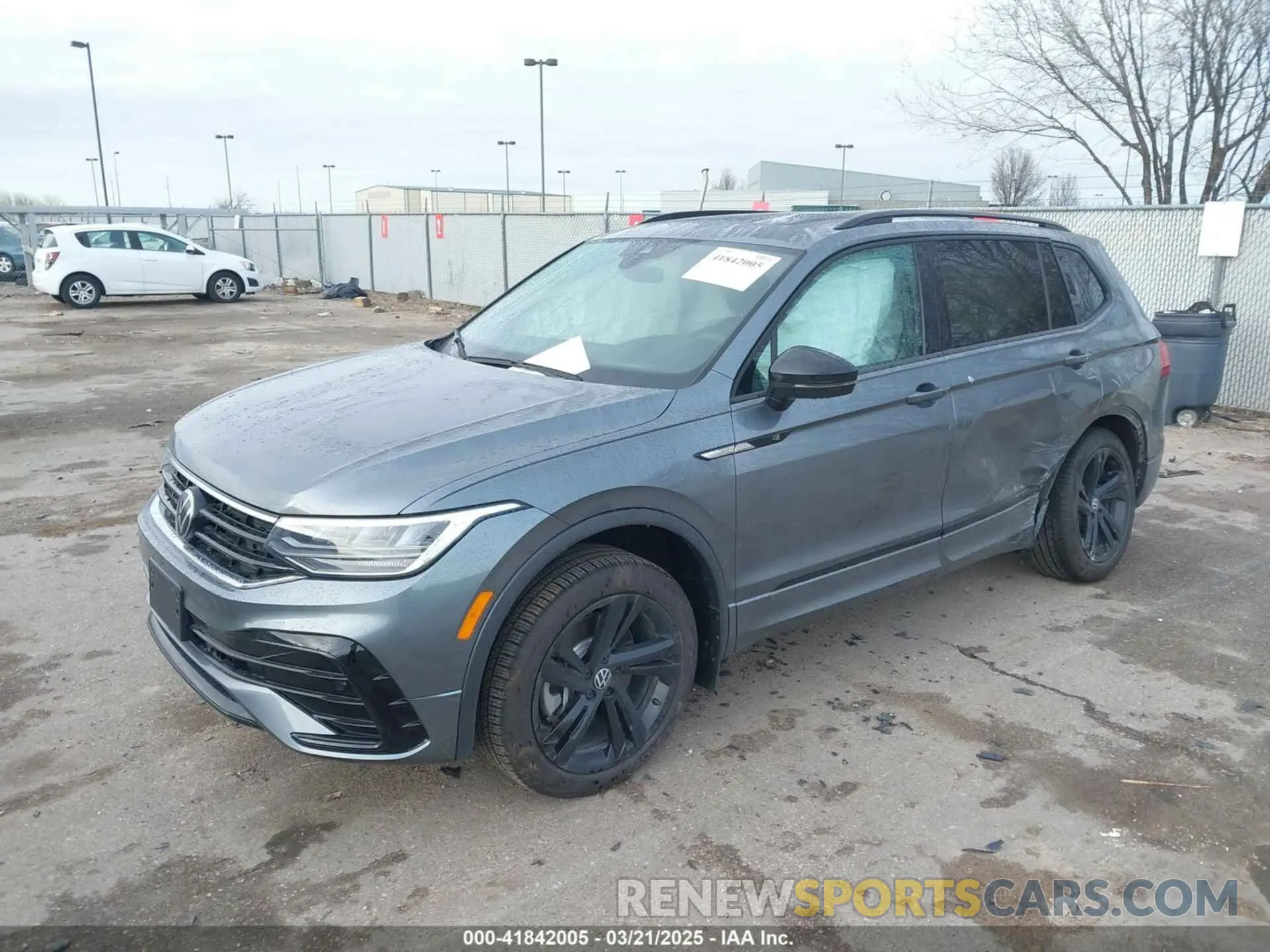 2 Photograph of a damaged car 3VV8B7AXXRM116335 VOLKSWAGEN TIGUAN 2024