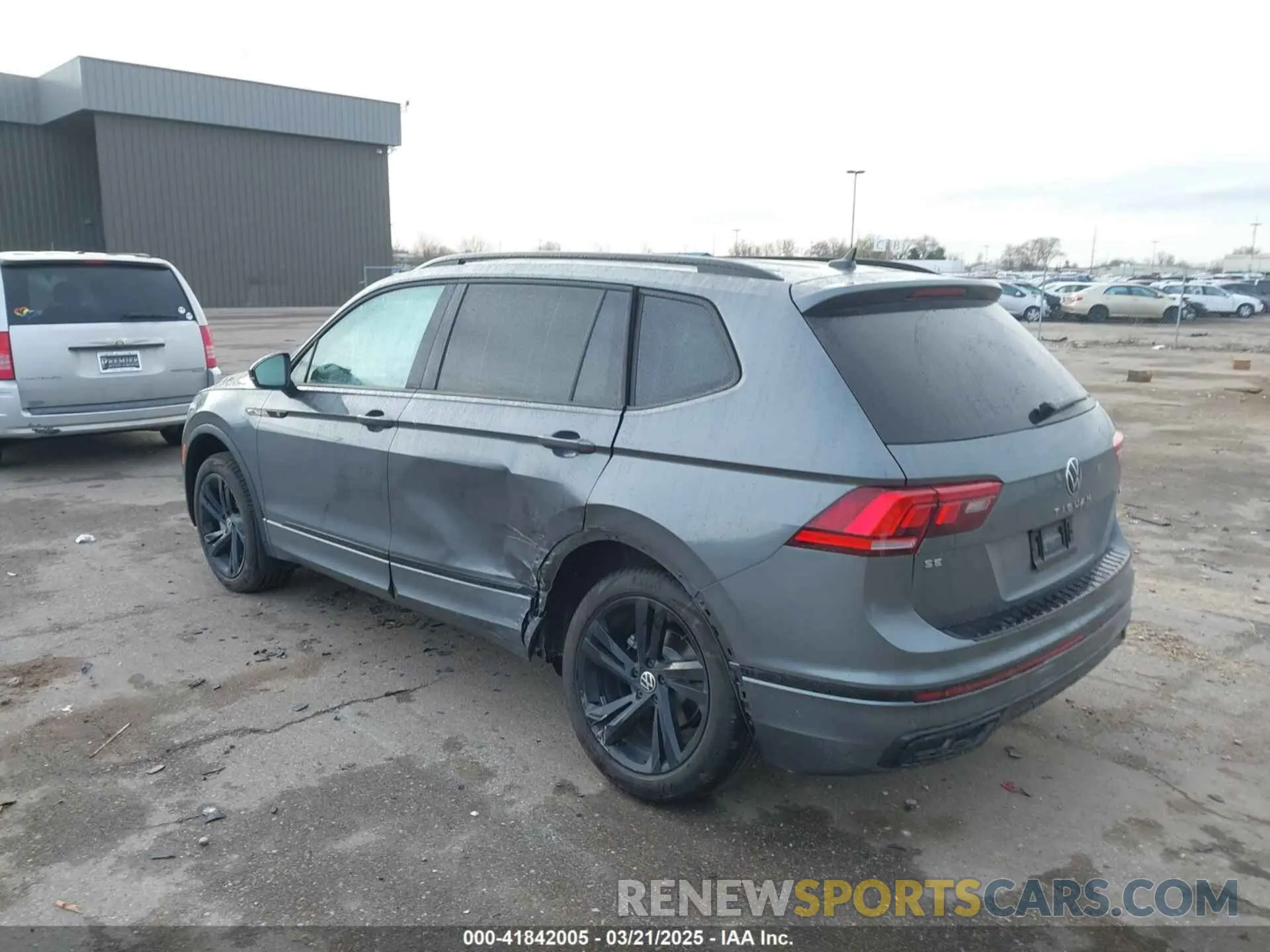 3 Photograph of a damaged car 3VV8B7AXXRM116335 VOLKSWAGEN TIGUAN 2024