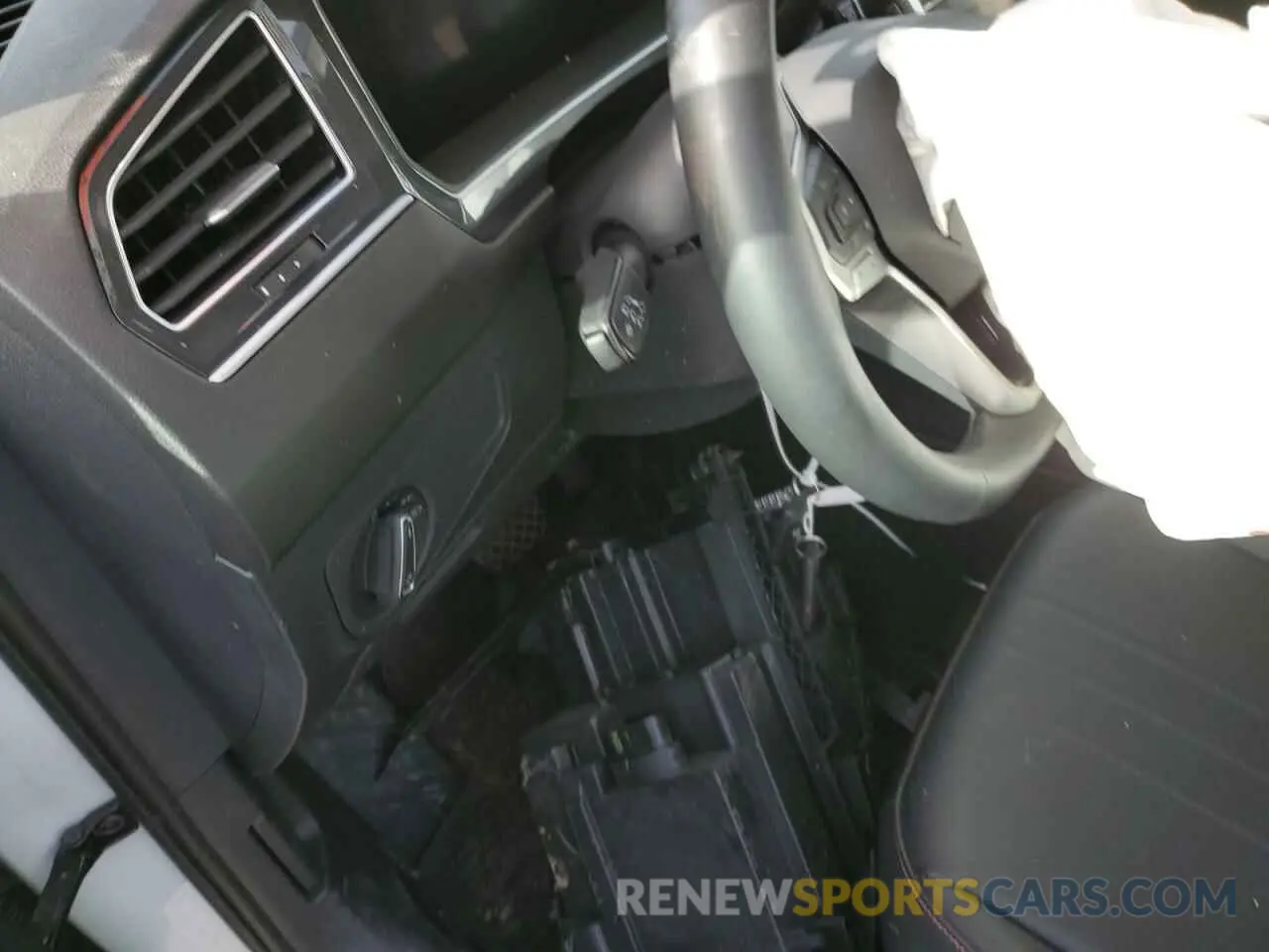 9 Photograph of a damaged car 3VVAB7AX9RM220316 VOLKSWAGEN TIGUAN 2024