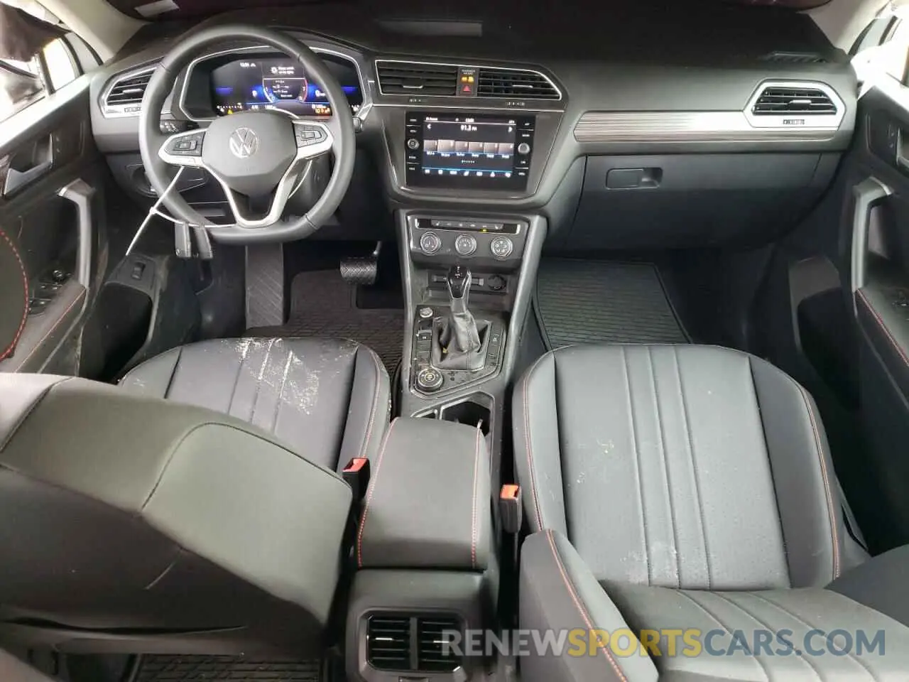 8 Photograph of a damaged car 3VVAB7AXXRM231633 VOLKSWAGEN TIGUAN 2024