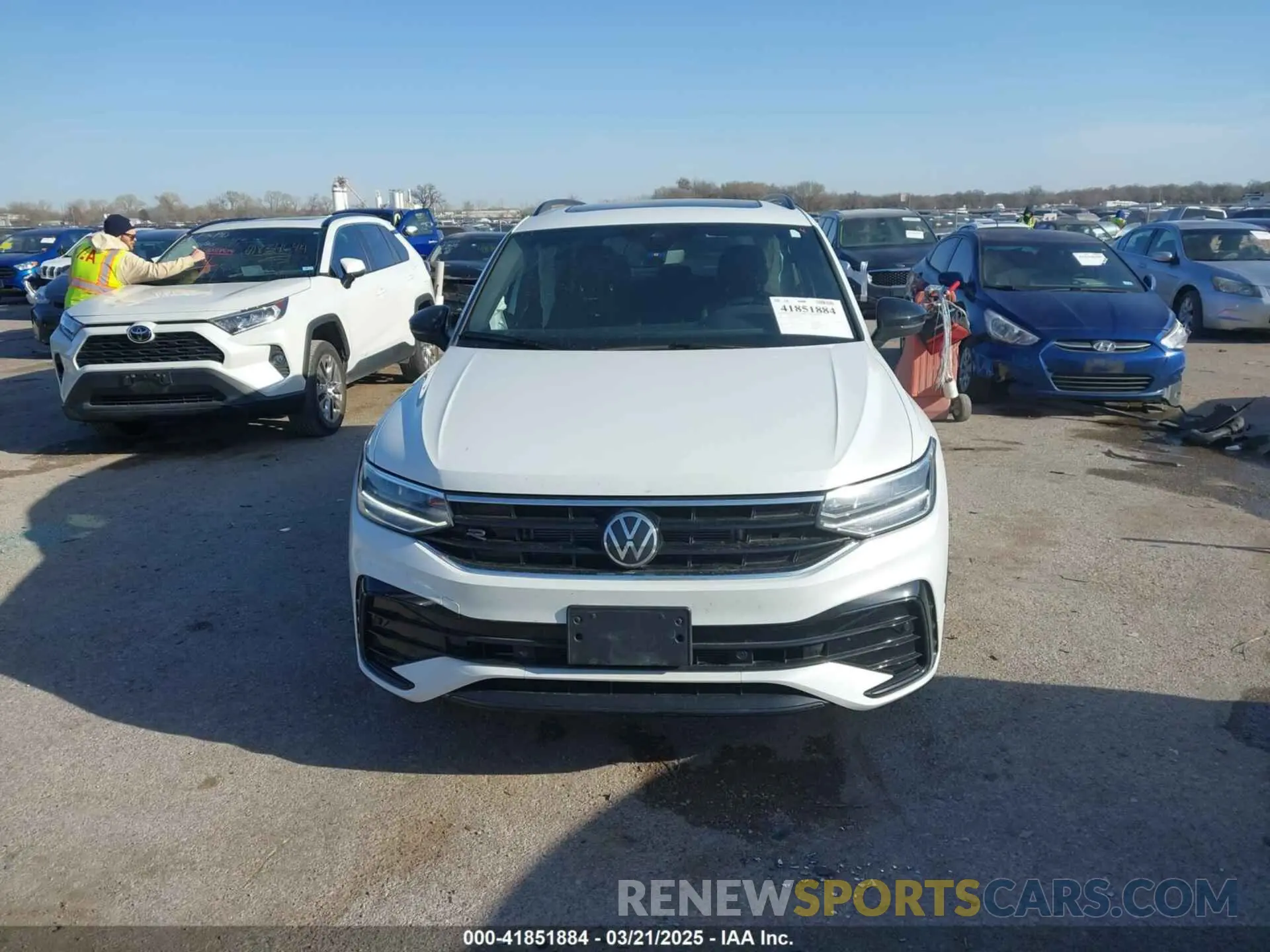 12 Photograph of a damaged car 3VVCB7AX0RM099863 VOLKSWAGEN TIGUAN 2024