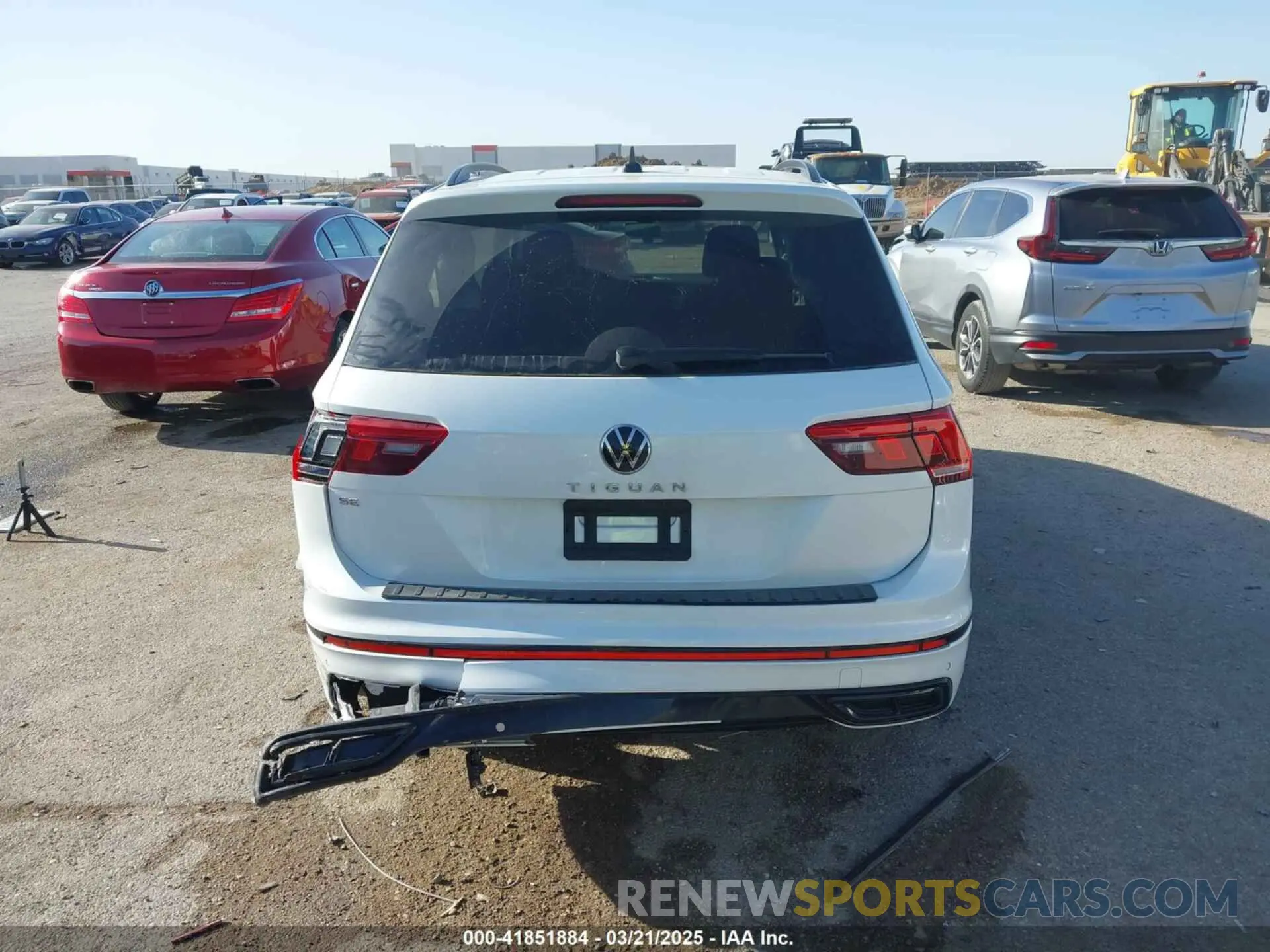 16 Photograph of a damaged car 3VVCB7AX0RM099863 VOLKSWAGEN TIGUAN 2024