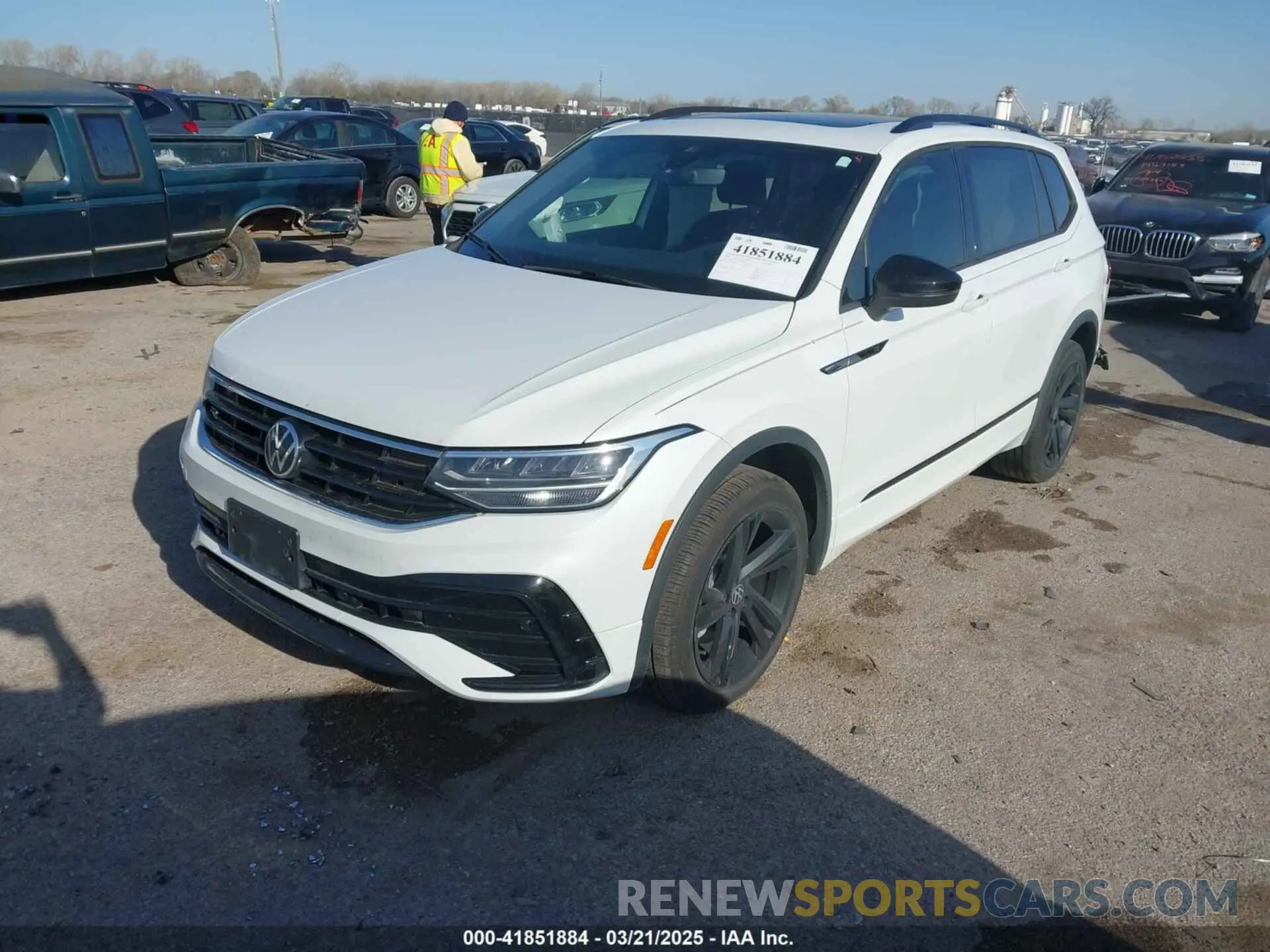2 Photograph of a damaged car 3VVCB7AX0RM099863 VOLKSWAGEN TIGUAN 2024