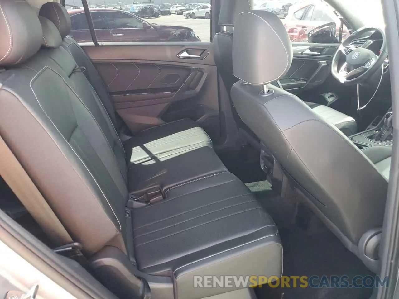 12 Photograph of a damaged car 3VVCB7AX1RM027893 VOLKSWAGEN TIGUAN 2024