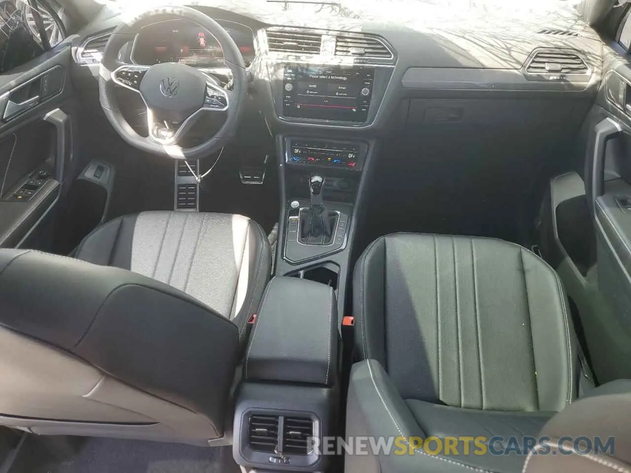 8 Photograph of a damaged car 3VVCB7AX1RM027893 VOLKSWAGEN TIGUAN 2024