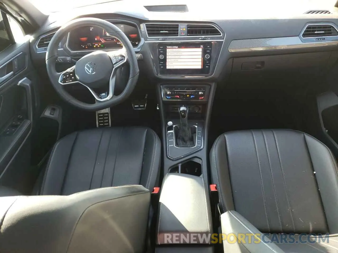 8 Photograph of a damaged car 3VVCB7AX2RM075323 VOLKSWAGEN TIGUAN 2024
