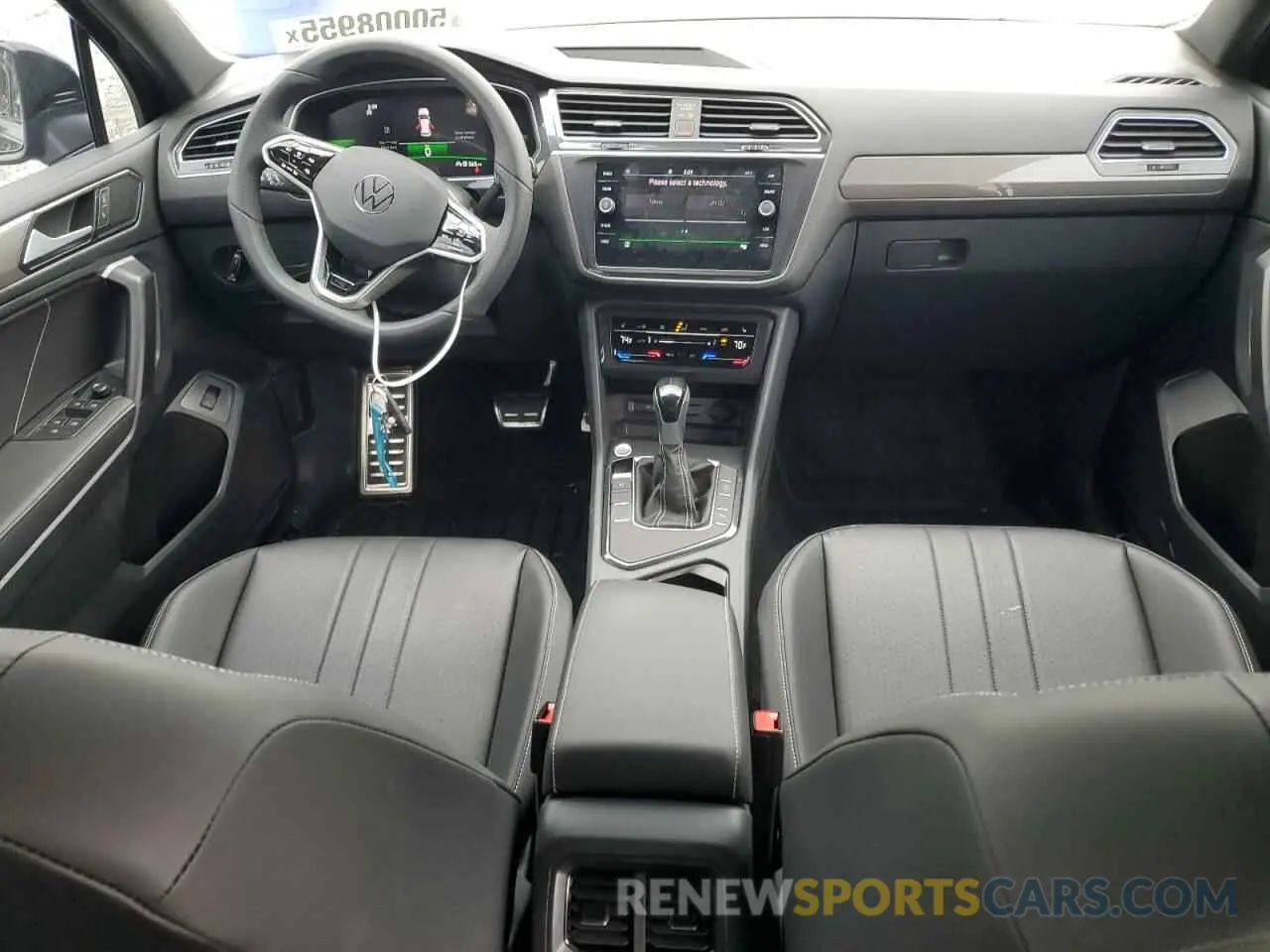 8 Photograph of a damaged car 3VVCB7AX3RM010352 VOLKSWAGEN TIGUAN 2024