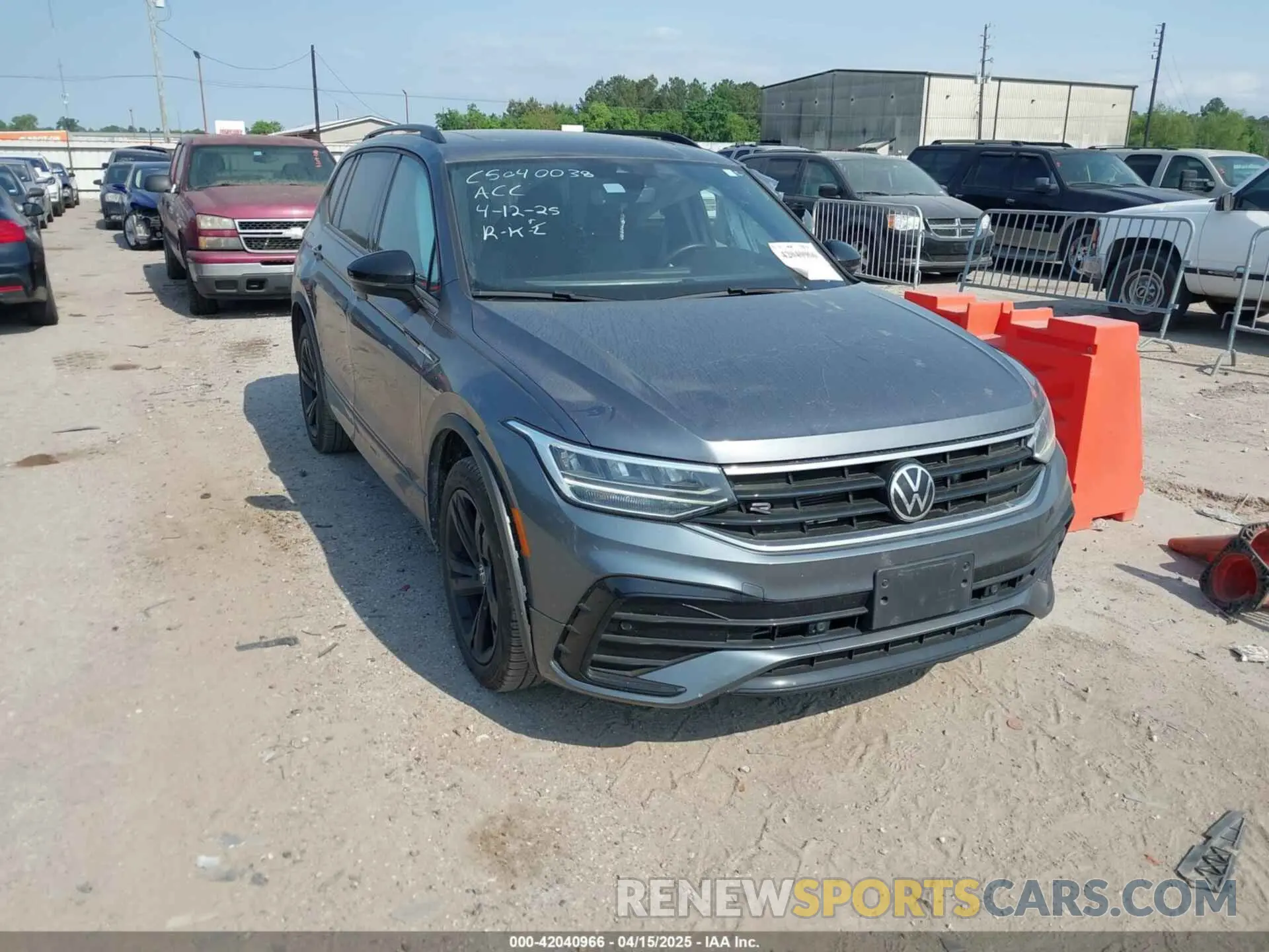 1 Photograph of a damaged car 3VVCB7AX3RM072205 VOLKSWAGEN TIGUAN 2024