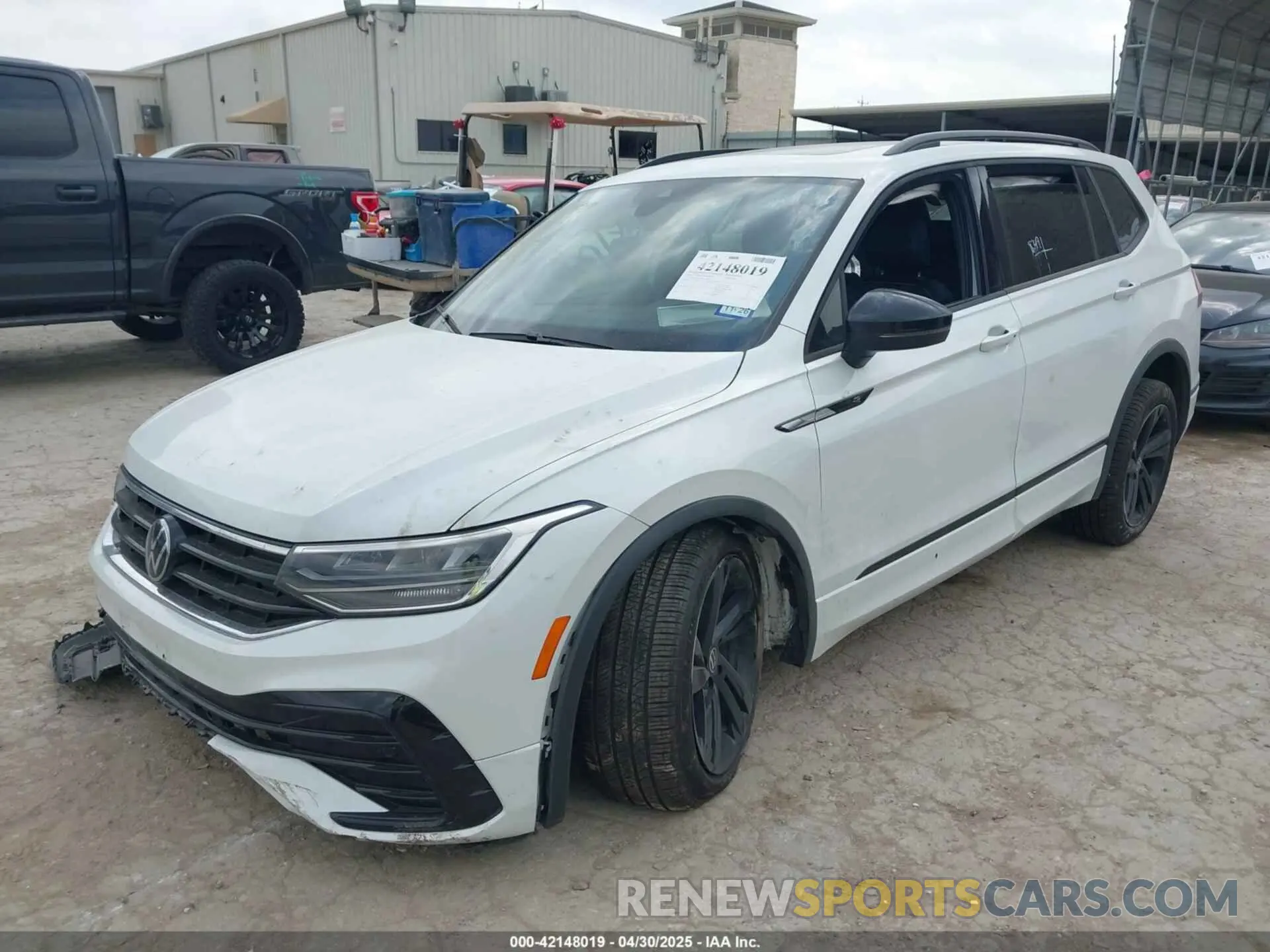 2 Photograph of a damaged car 3VVCB7AX3RM111987 VOLKSWAGEN TIGUAN 2024