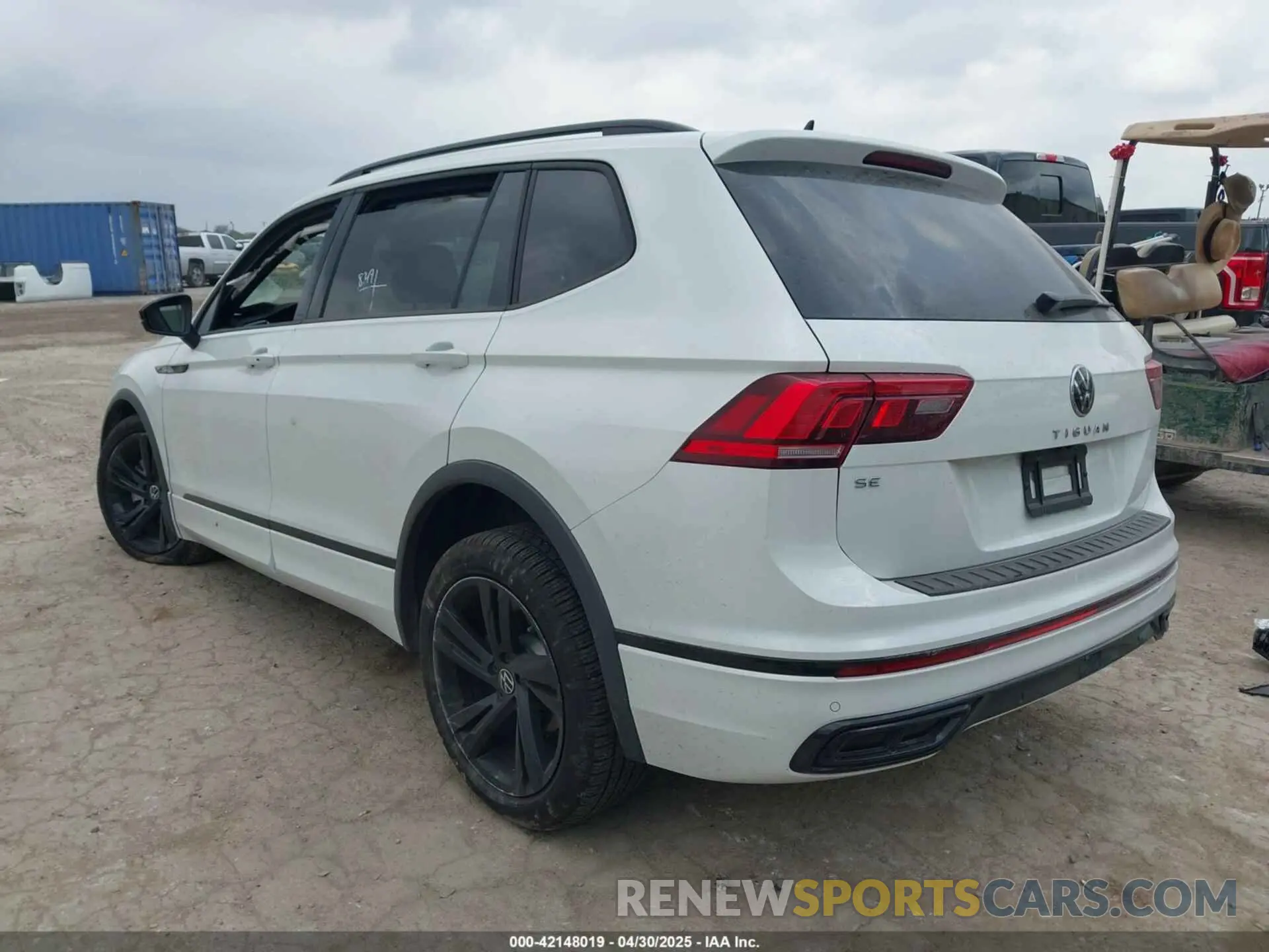 3 Photograph of a damaged car 3VVCB7AX3RM111987 VOLKSWAGEN TIGUAN 2024