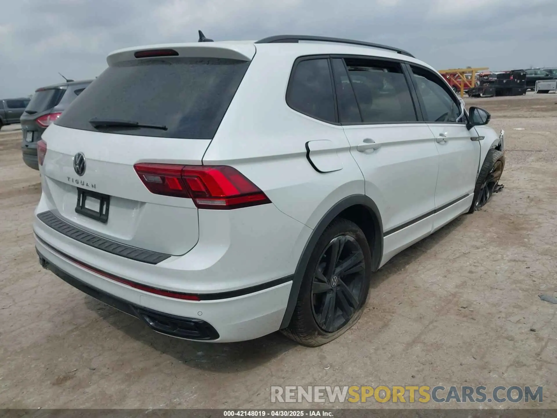 4 Photograph of a damaged car 3VVCB7AX3RM111987 VOLKSWAGEN TIGUAN 2024