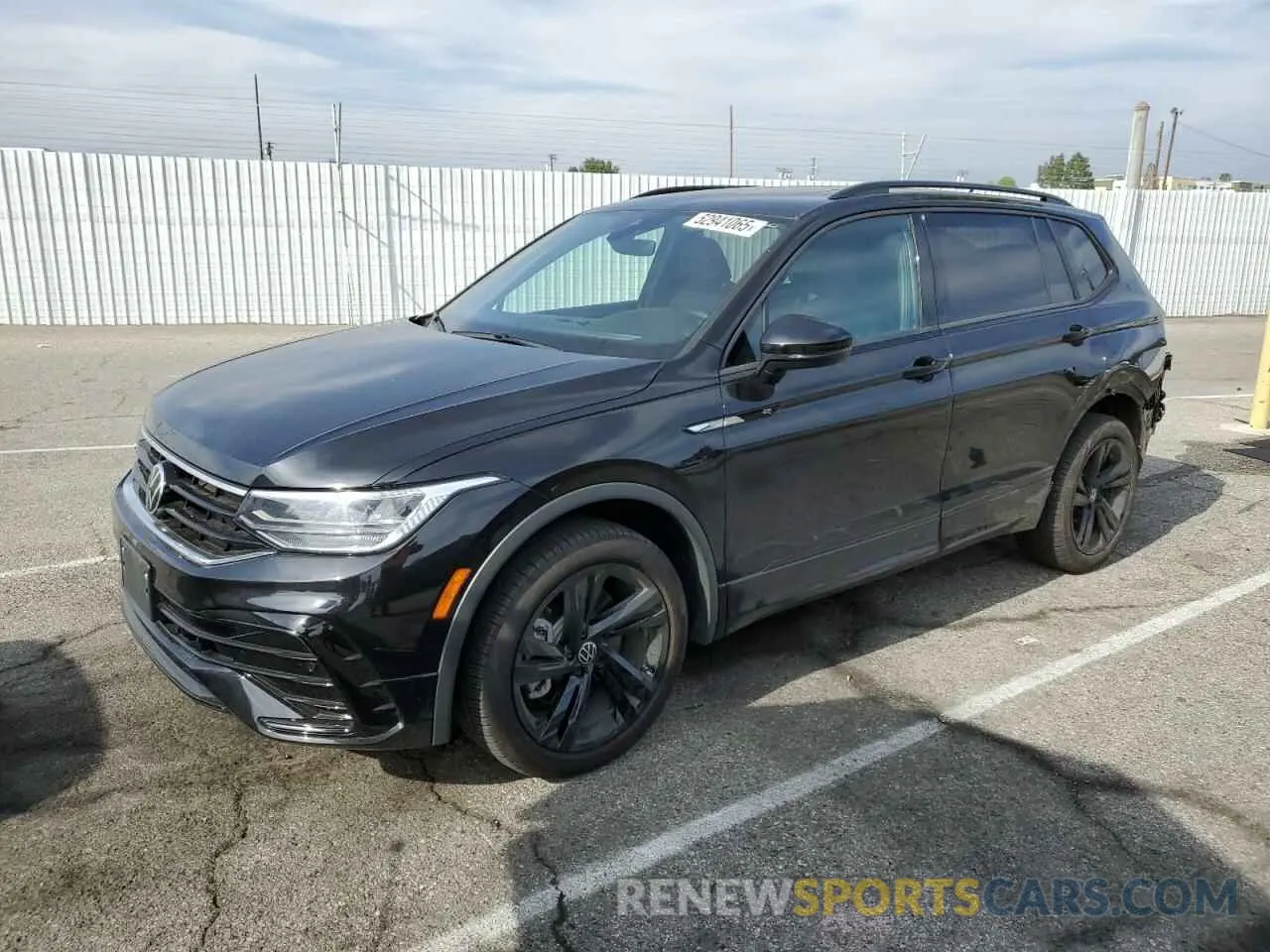 1 Photograph of a damaged car 3VVCB7AX4RM036832 VOLKSWAGEN TIGUAN 2024
