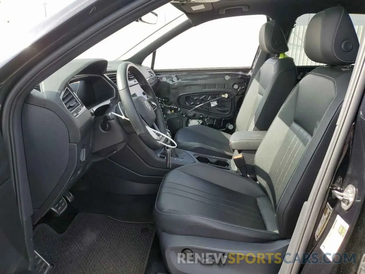 7 Photograph of a damaged car 3VVCB7AX4RM036832 VOLKSWAGEN TIGUAN 2024