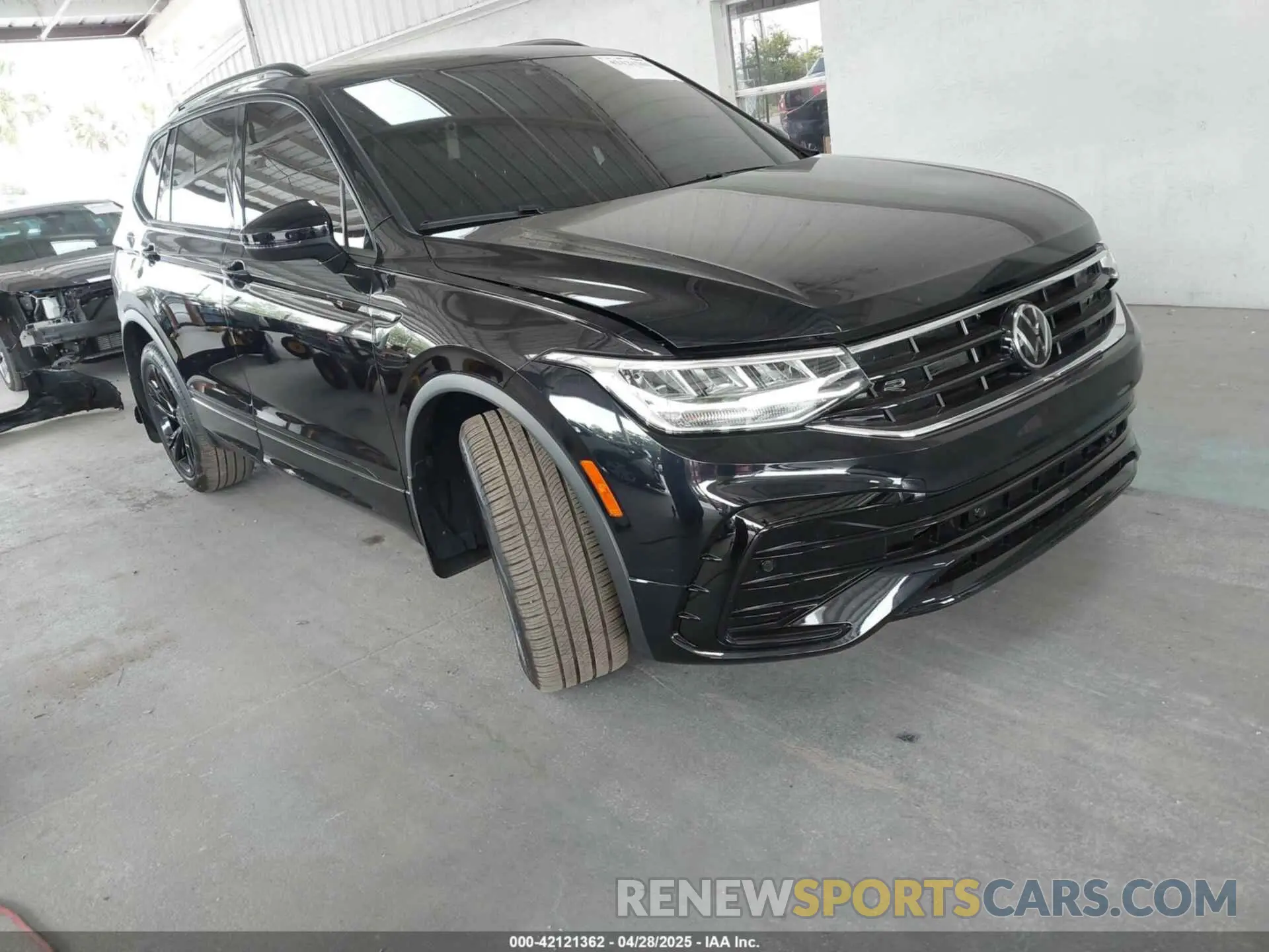 1 Photograph of a damaged car 3VVCB7AX4RM106944 VOLKSWAGEN TIGUAN 2024