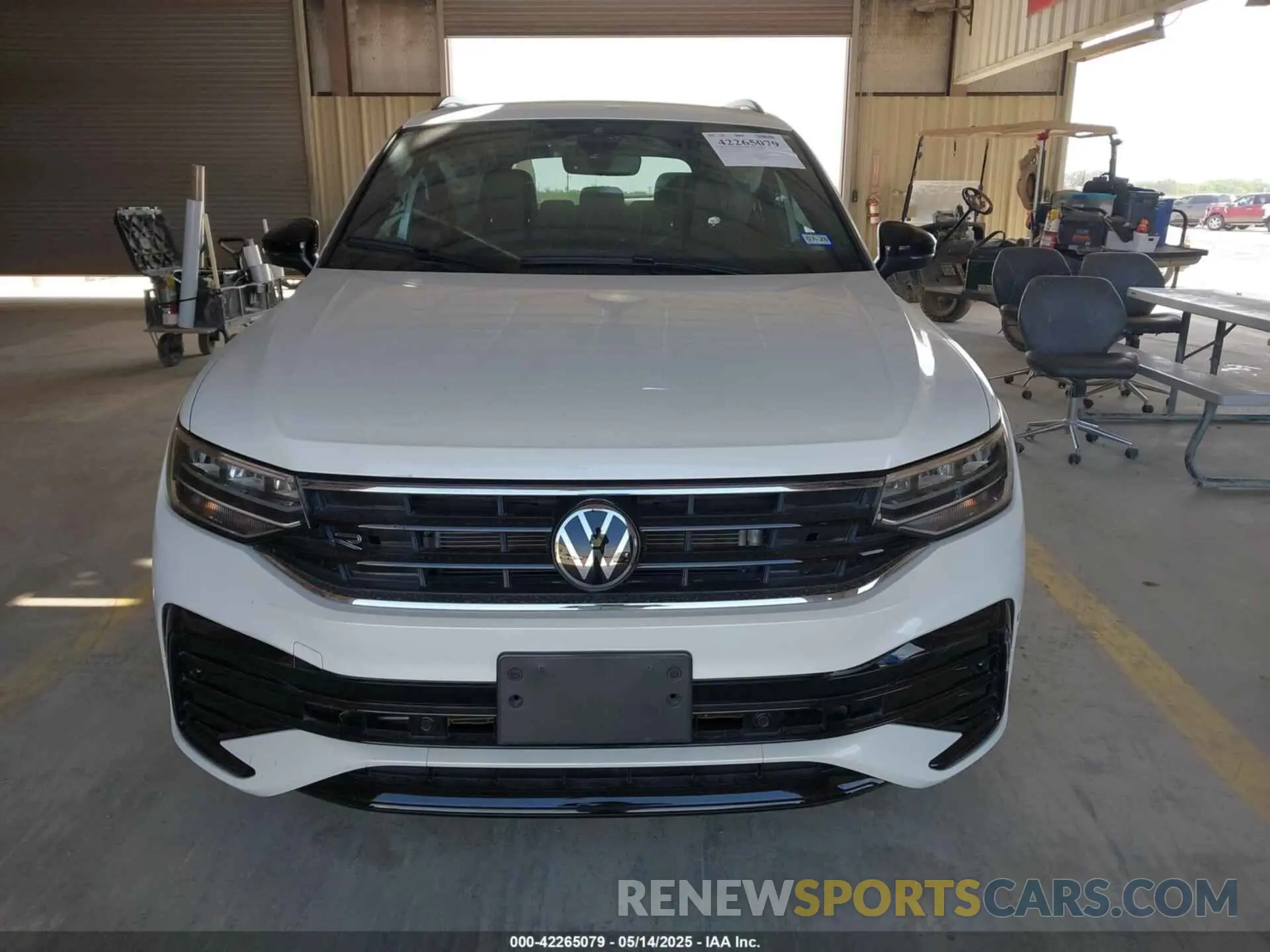12 Photograph of a damaged car 3VVCB7AX4RM108239 VOLKSWAGEN TIGUAN 2024