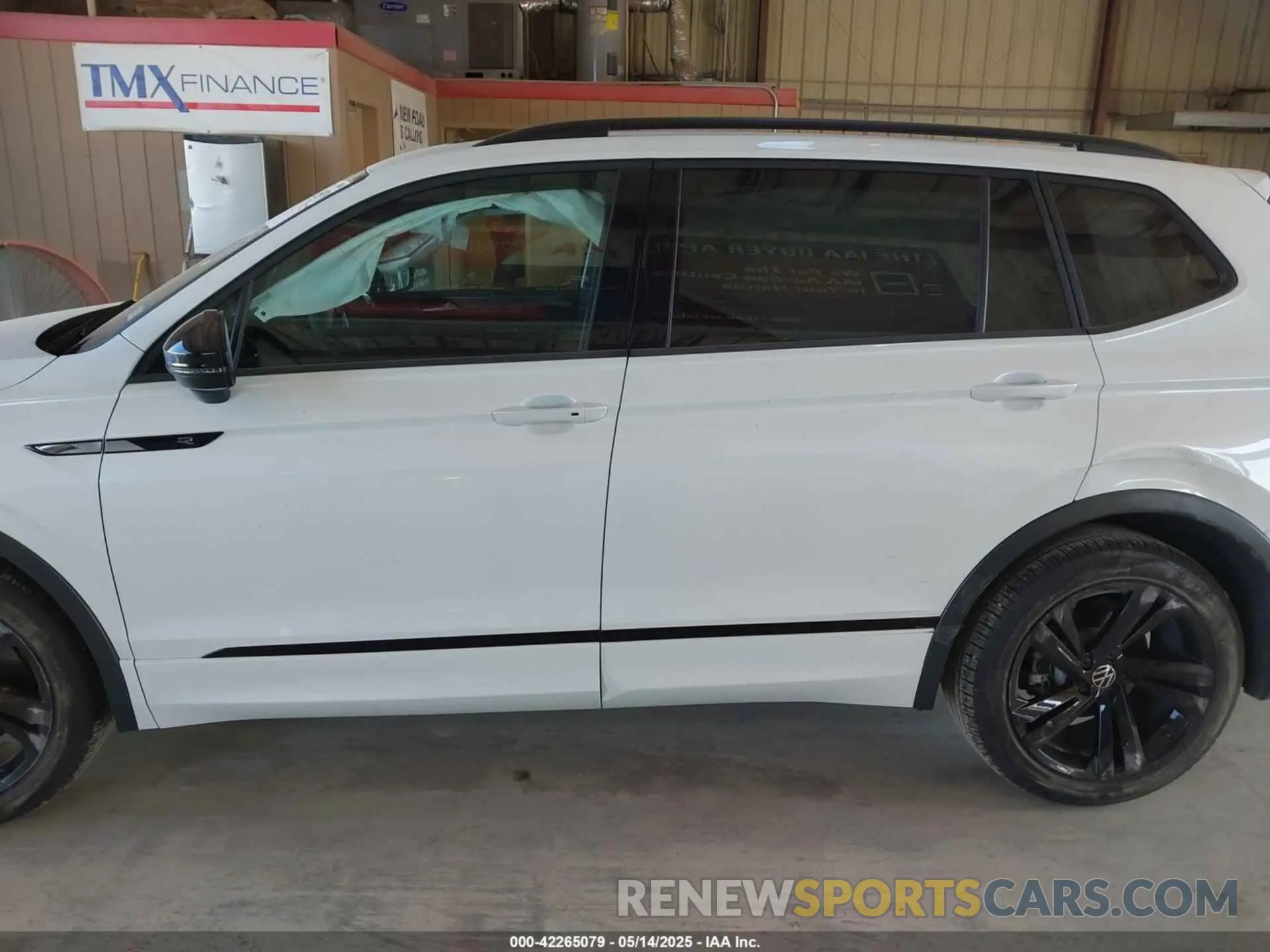 14 Photograph of a damaged car 3VVCB7AX4RM108239 VOLKSWAGEN TIGUAN 2024