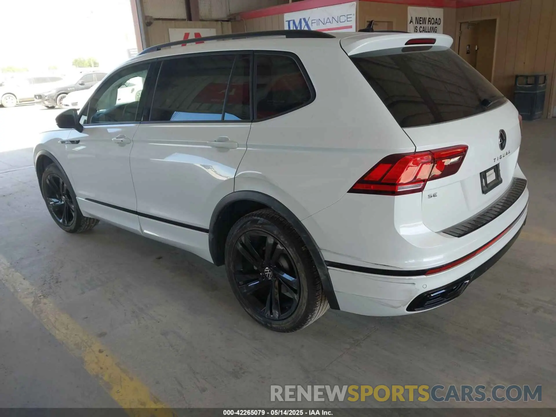 3 Photograph of a damaged car 3VVCB7AX4RM108239 VOLKSWAGEN TIGUAN 2024