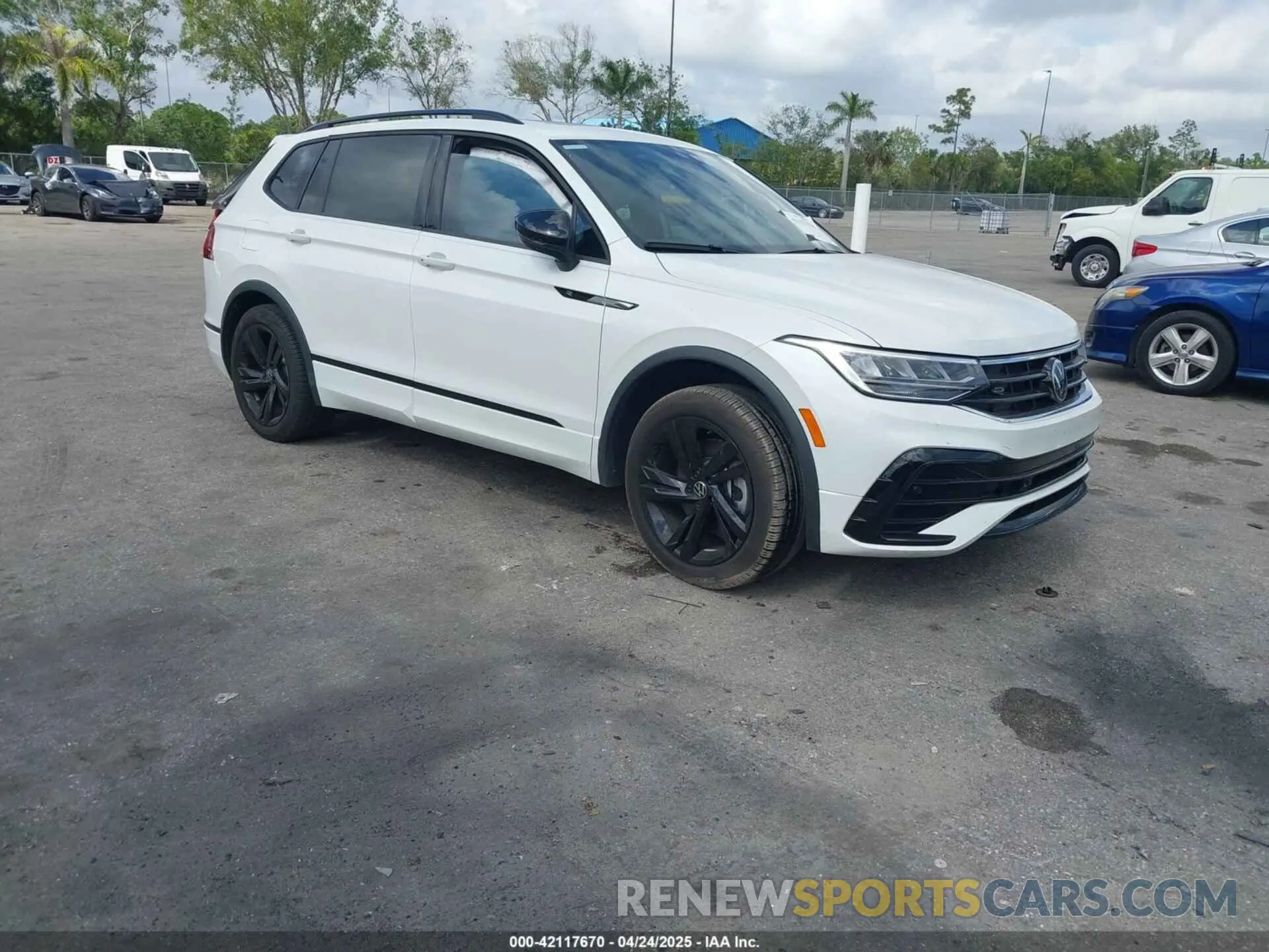 1 Photograph of a damaged car 3VVCB7AX6RM093792 VOLKSWAGEN TIGUAN 2024