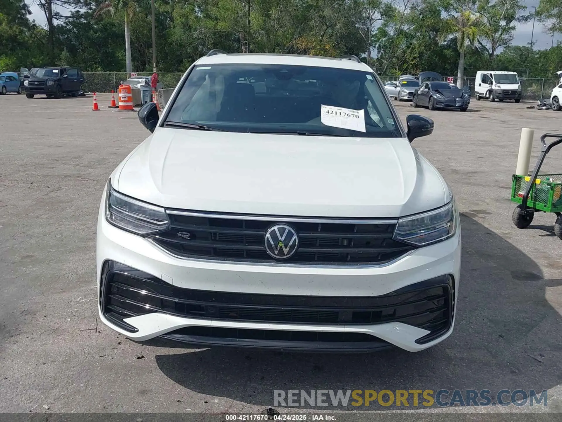 11 Photograph of a damaged car 3VVCB7AX6RM093792 VOLKSWAGEN TIGUAN 2024
