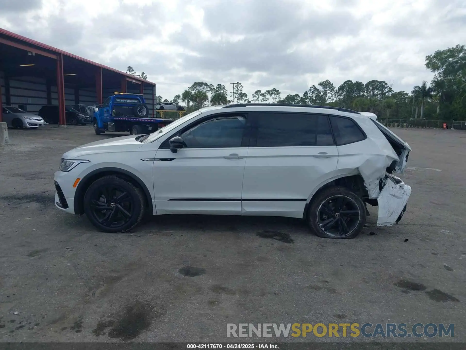 13 Photograph of a damaged car 3VVCB7AX6RM093792 VOLKSWAGEN TIGUAN 2024