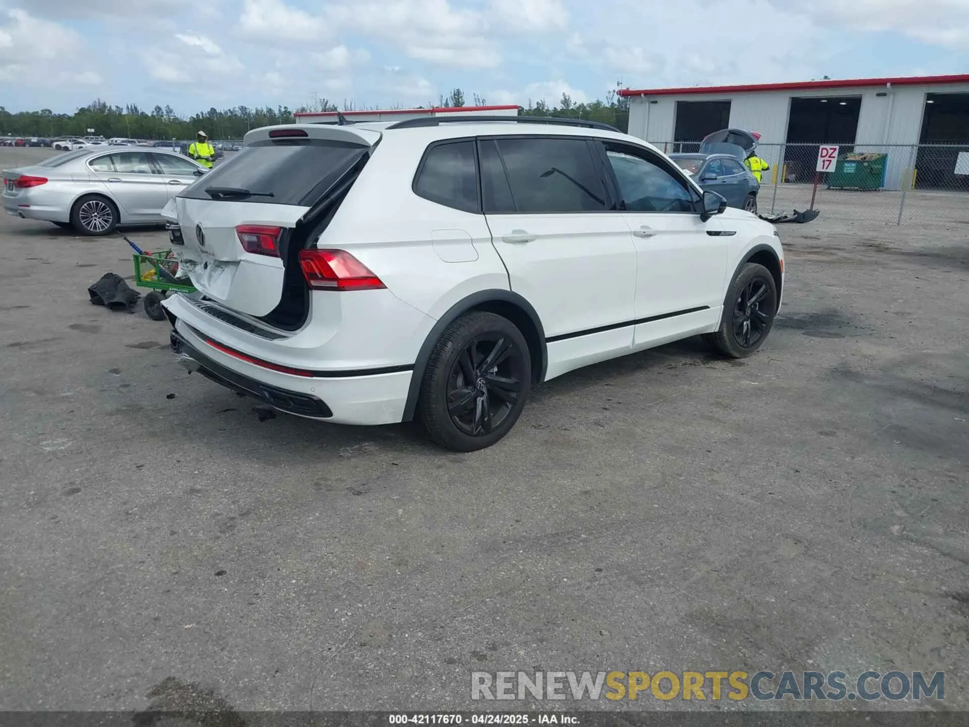 4 Photograph of a damaged car 3VVCB7AX6RM093792 VOLKSWAGEN TIGUAN 2024