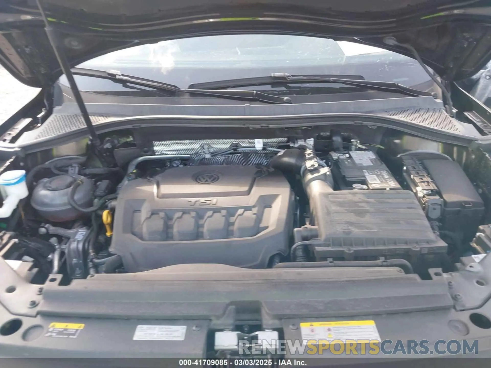 10 Photograph of a damaged car 3VVCB7AX7RM036985 VOLKSWAGEN TIGUAN 2024