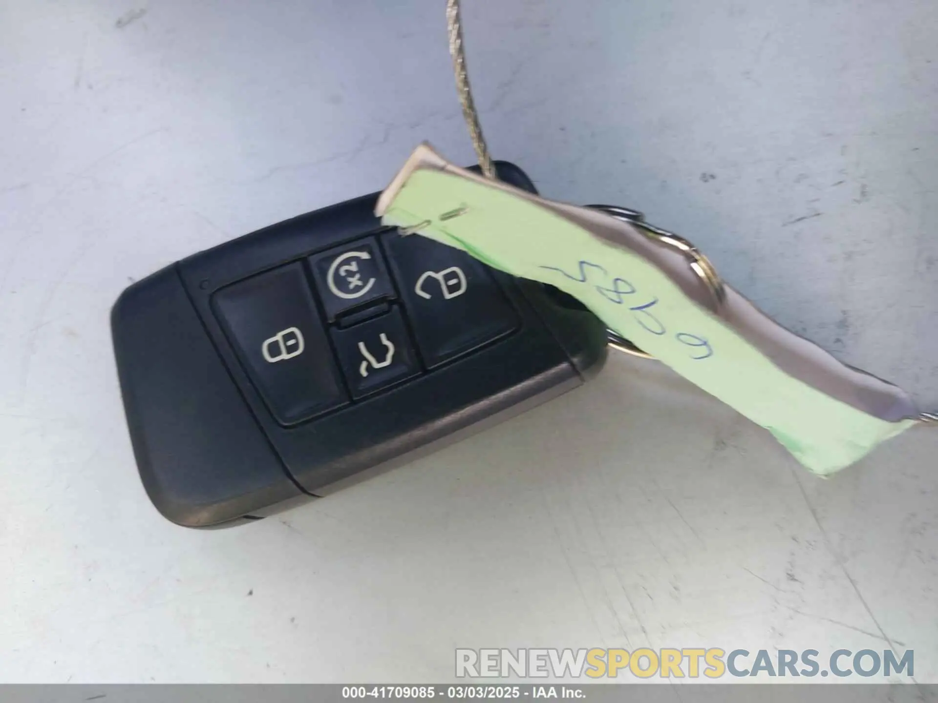 11 Photograph of a damaged car 3VVCB7AX7RM036985 VOLKSWAGEN TIGUAN 2024