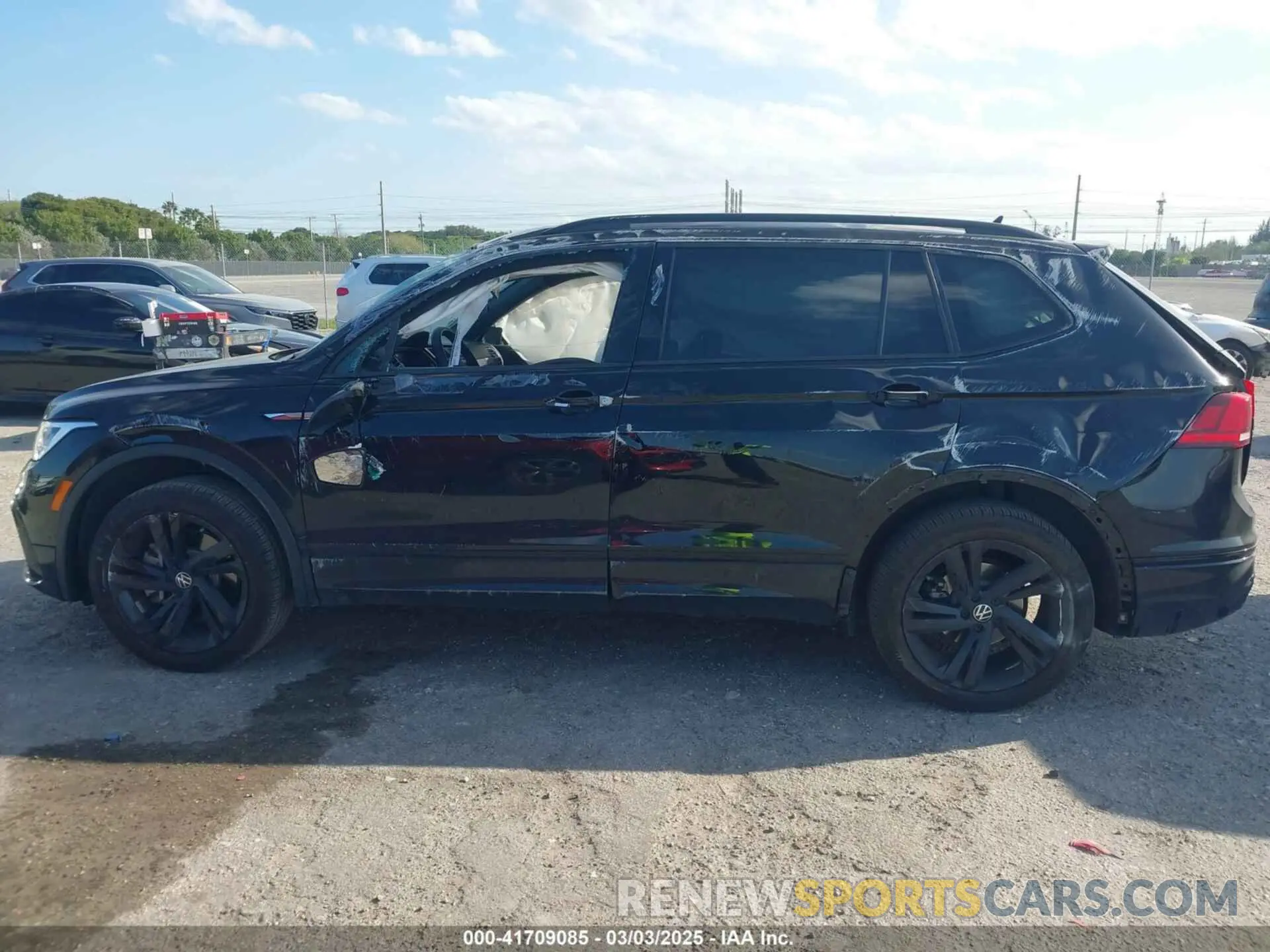 15 Photograph of a damaged car 3VVCB7AX7RM036985 VOLKSWAGEN TIGUAN 2024