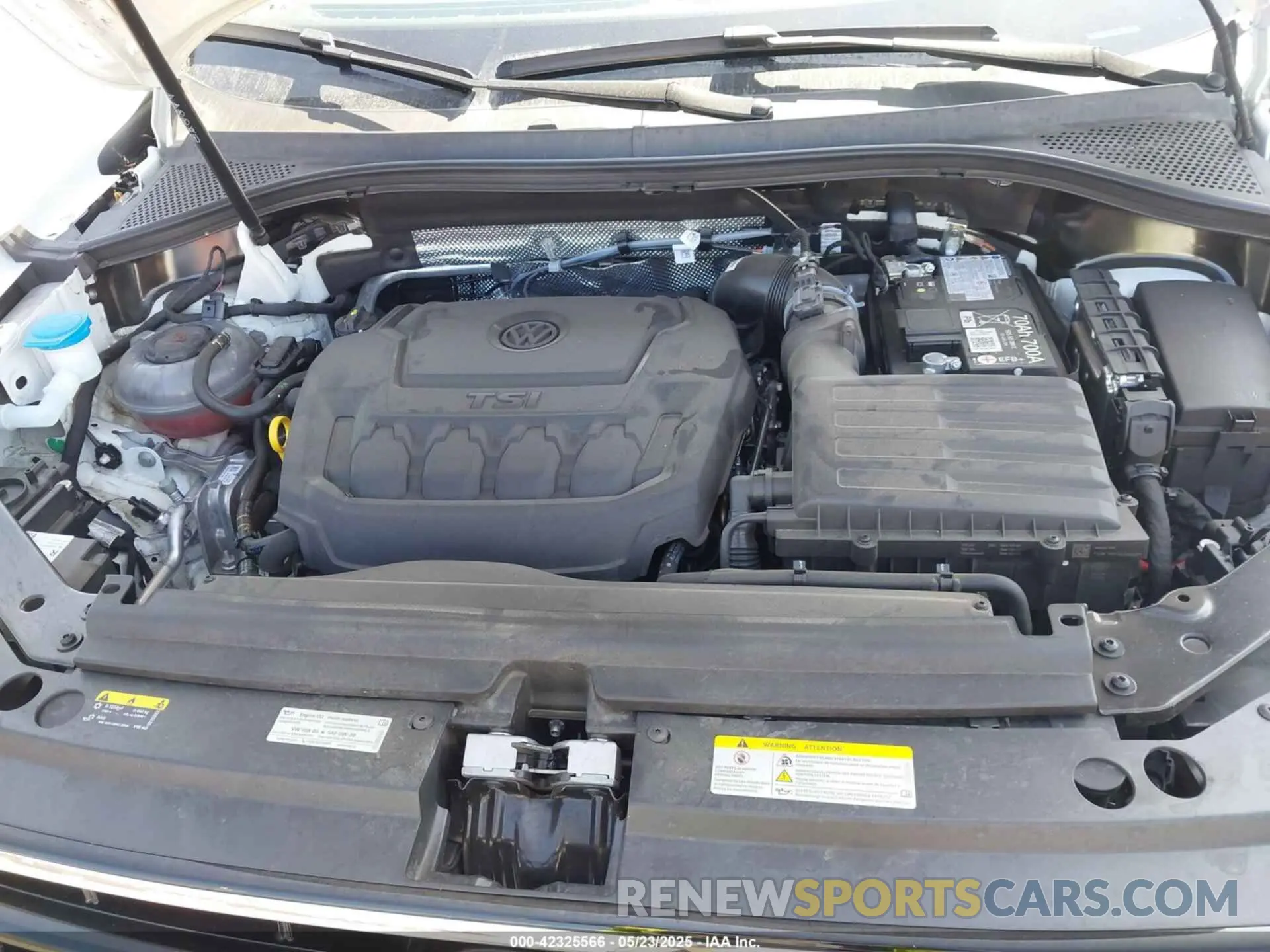 10 Photograph of a damaged car 3VVCB7AX7RM085619 VOLKSWAGEN TIGUAN 2024