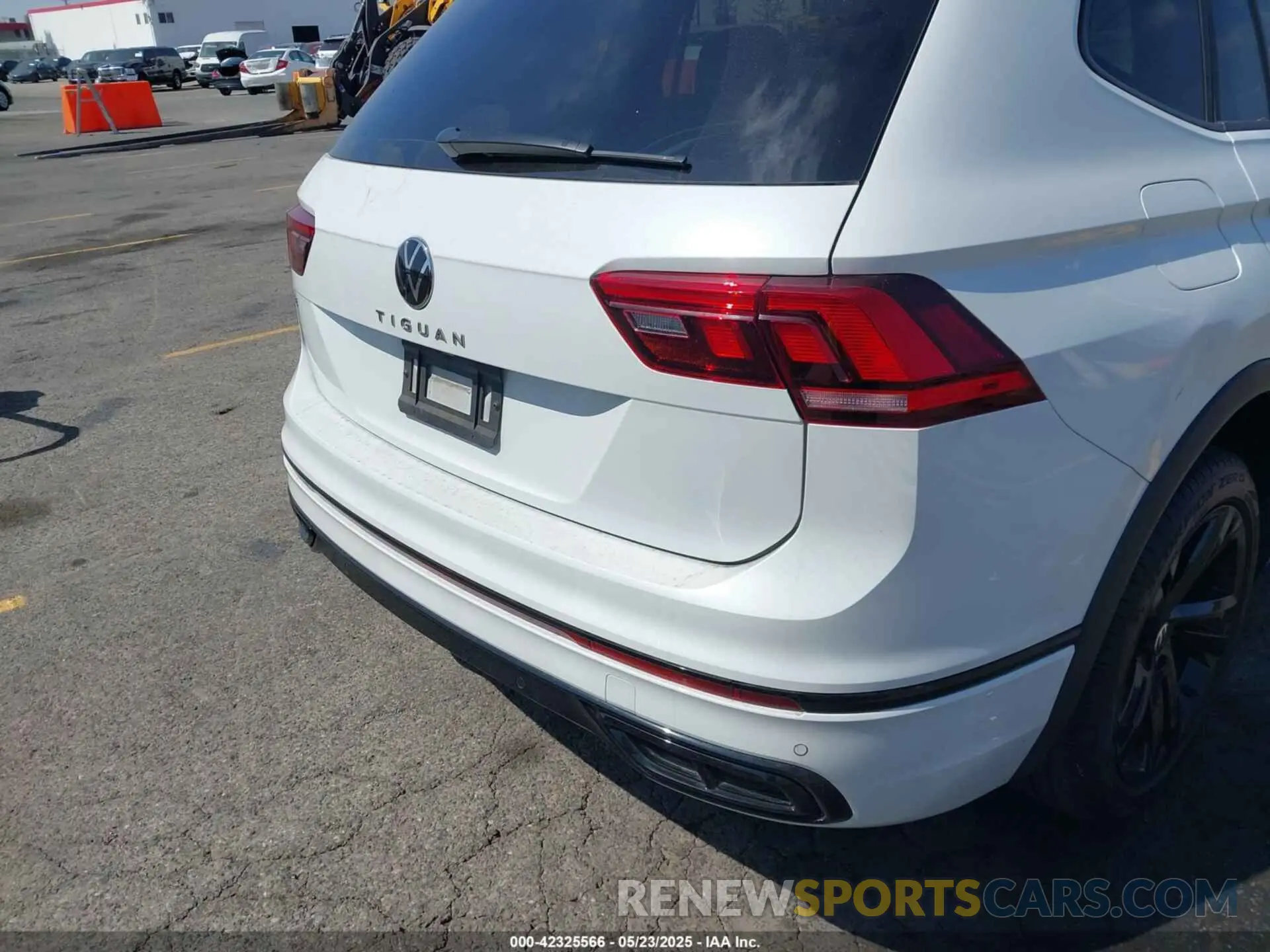 4 Photograph of a damaged car 3VVCB7AX7RM085619 VOLKSWAGEN TIGUAN 2024