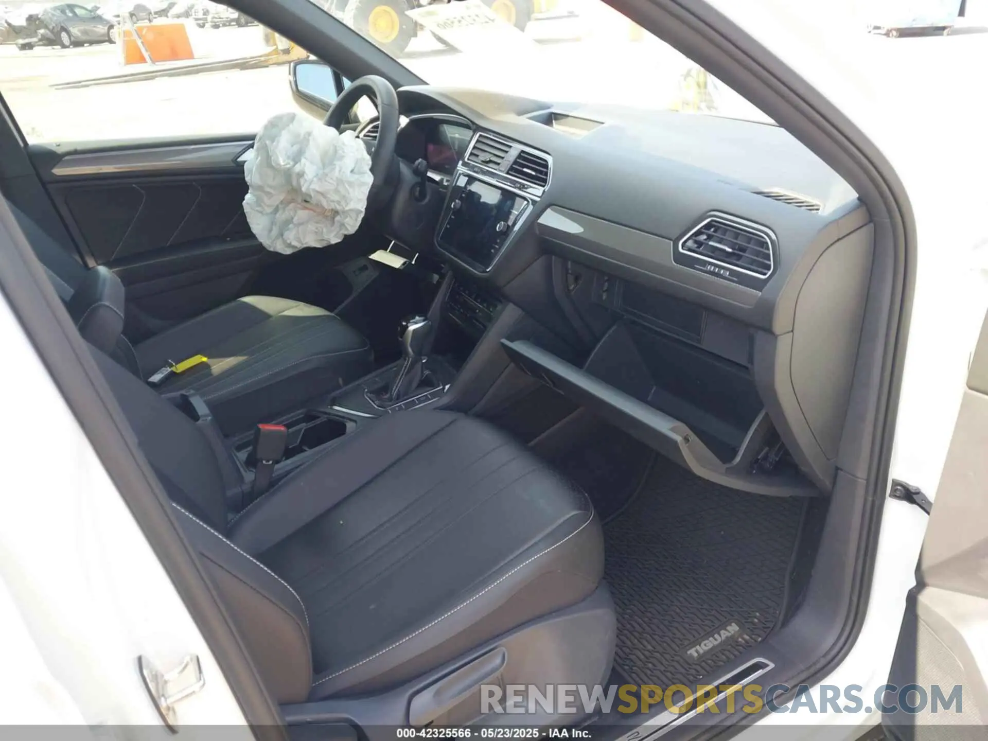5 Photograph of a damaged car 3VVCB7AX7RM085619 VOLKSWAGEN TIGUAN 2024