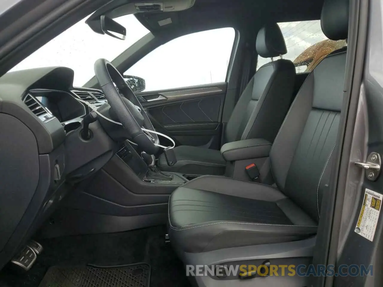 7 Photograph of a damaged car 3VVCB7AX8RM068814 VOLKSWAGEN TIGUAN 2024