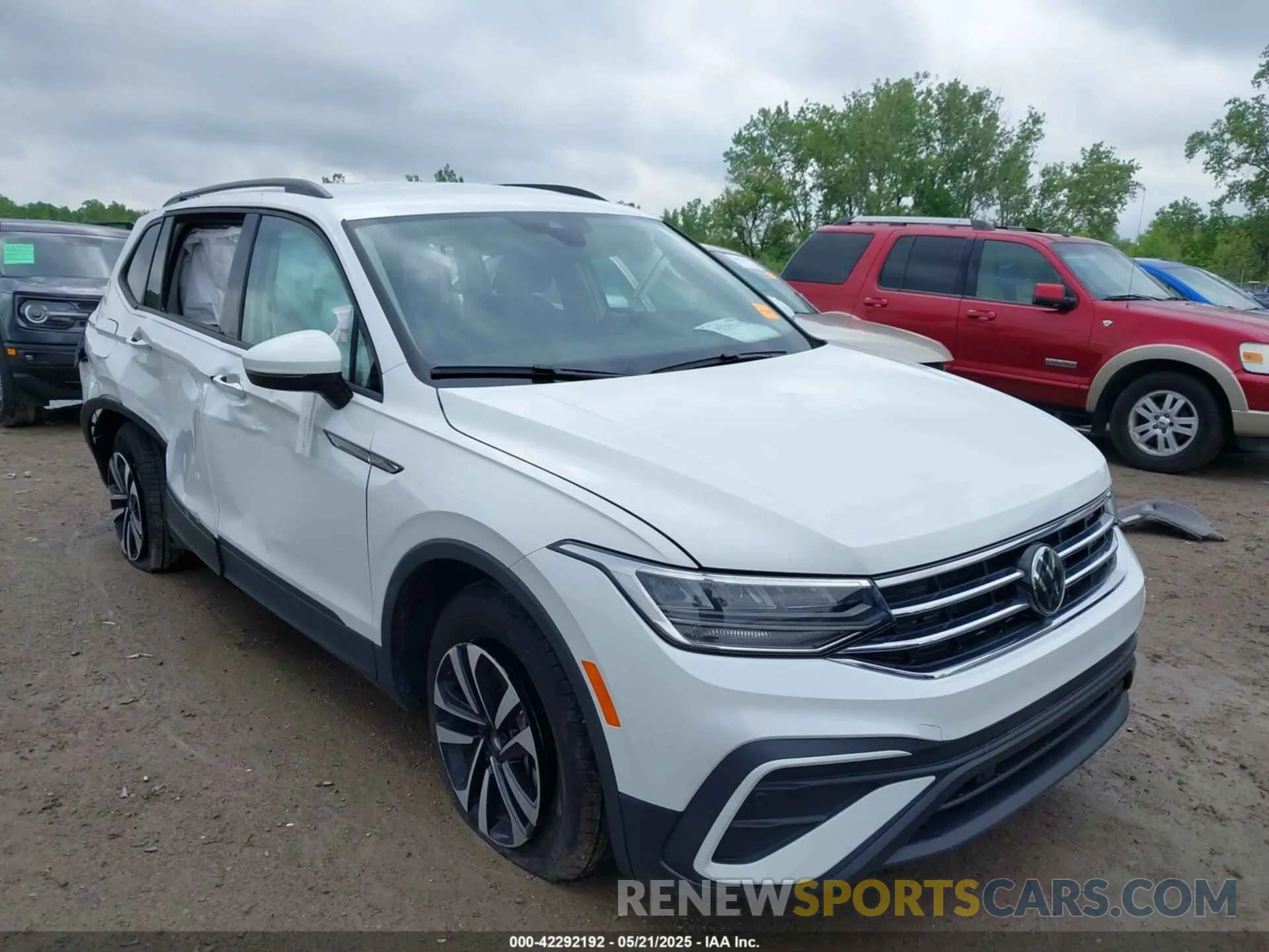 1 Photograph of a damaged car 3VVFB7AX0RM183016 VOLKSWAGEN TIGUAN 2024