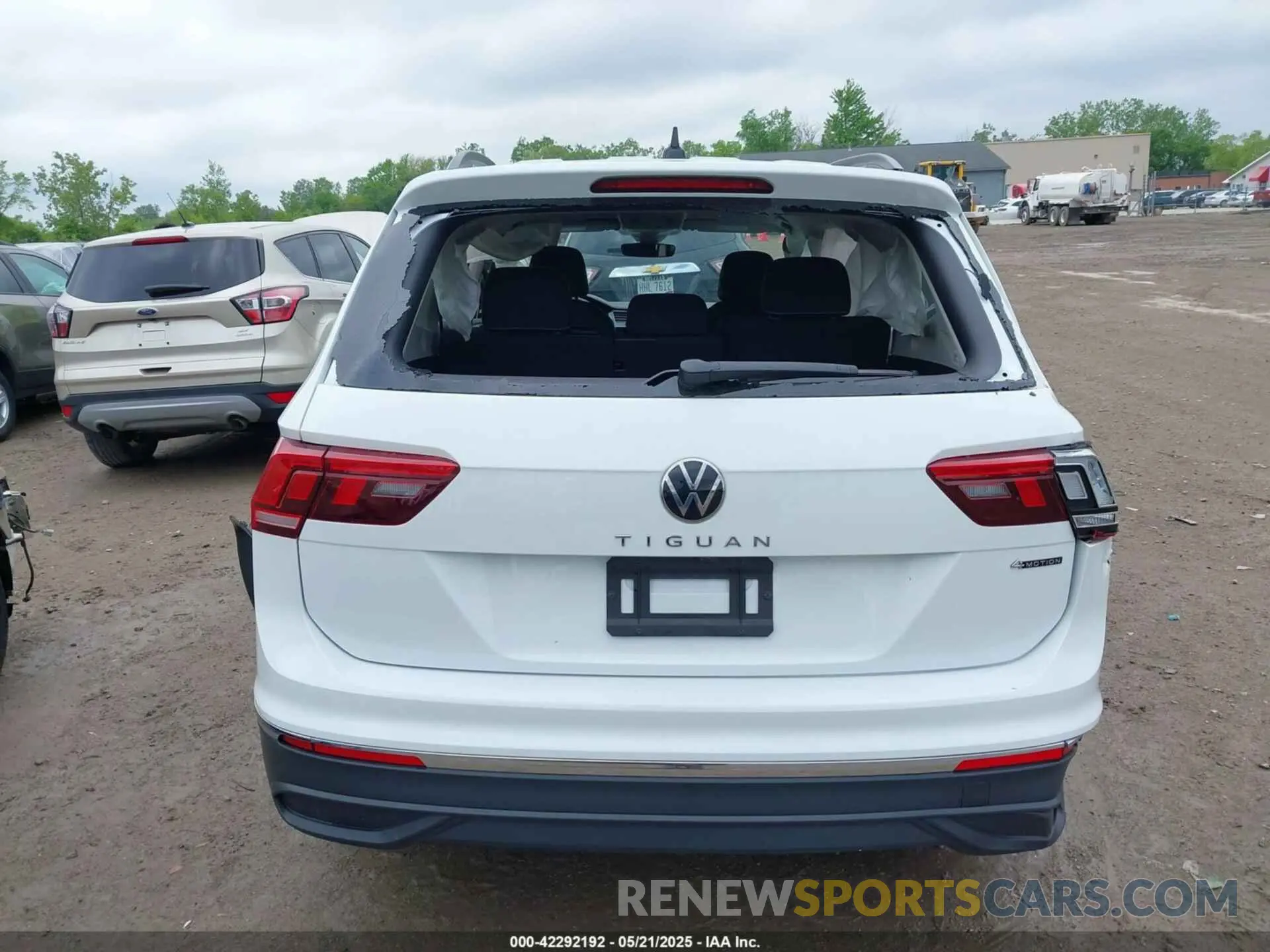 16 Photograph of a damaged car 3VVFB7AX0RM183016 VOLKSWAGEN TIGUAN 2024