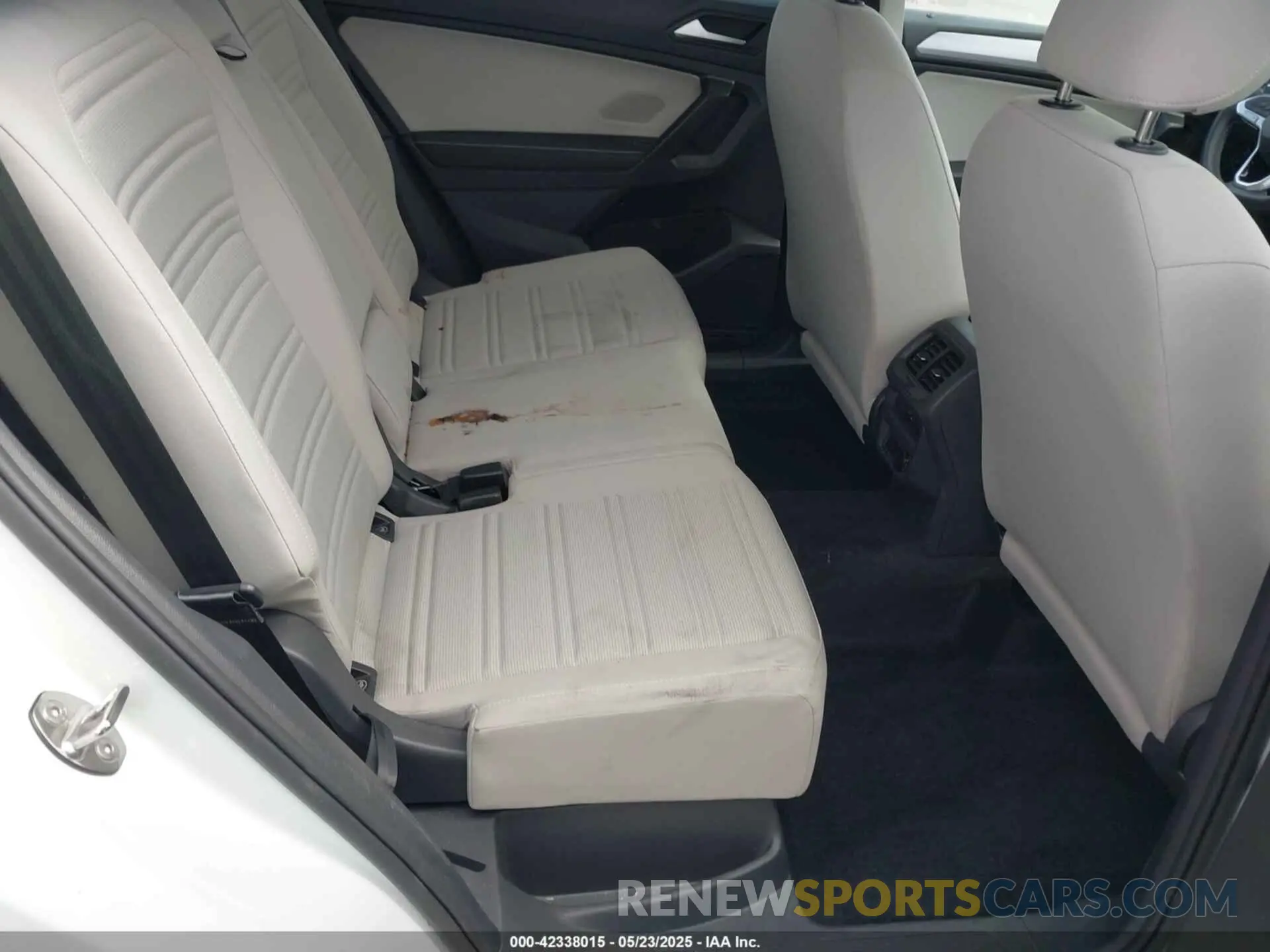8 Photograph of a damaged car 3VVFB7AX2RM023493 VOLKSWAGEN TIGUAN 2024
