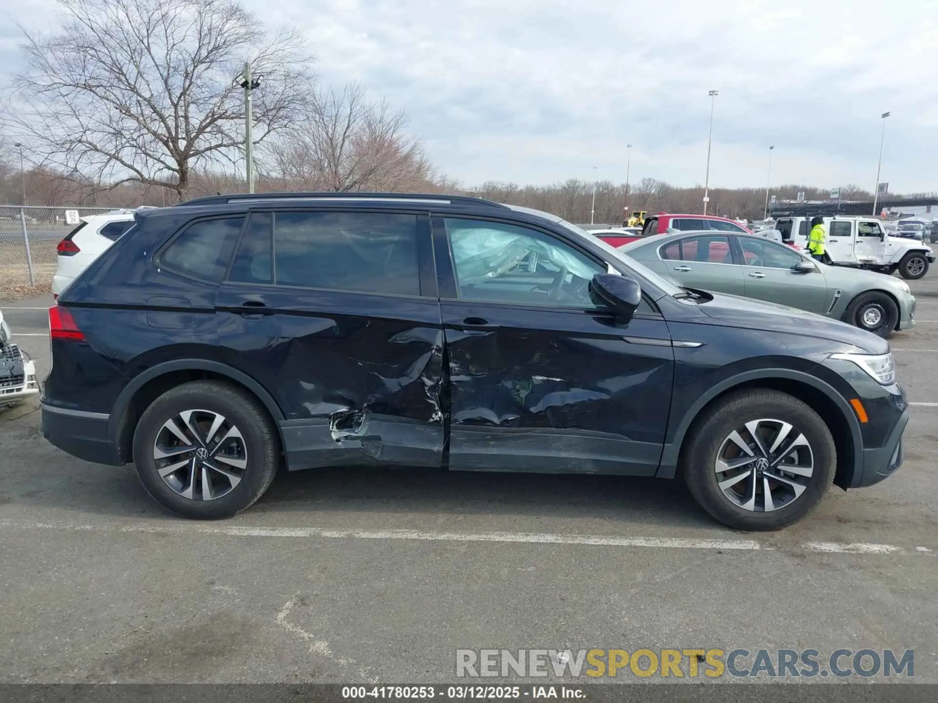 13 Photograph of a damaged car 3VVFB7AX2RM116756 VOLKSWAGEN TIGUAN 2024