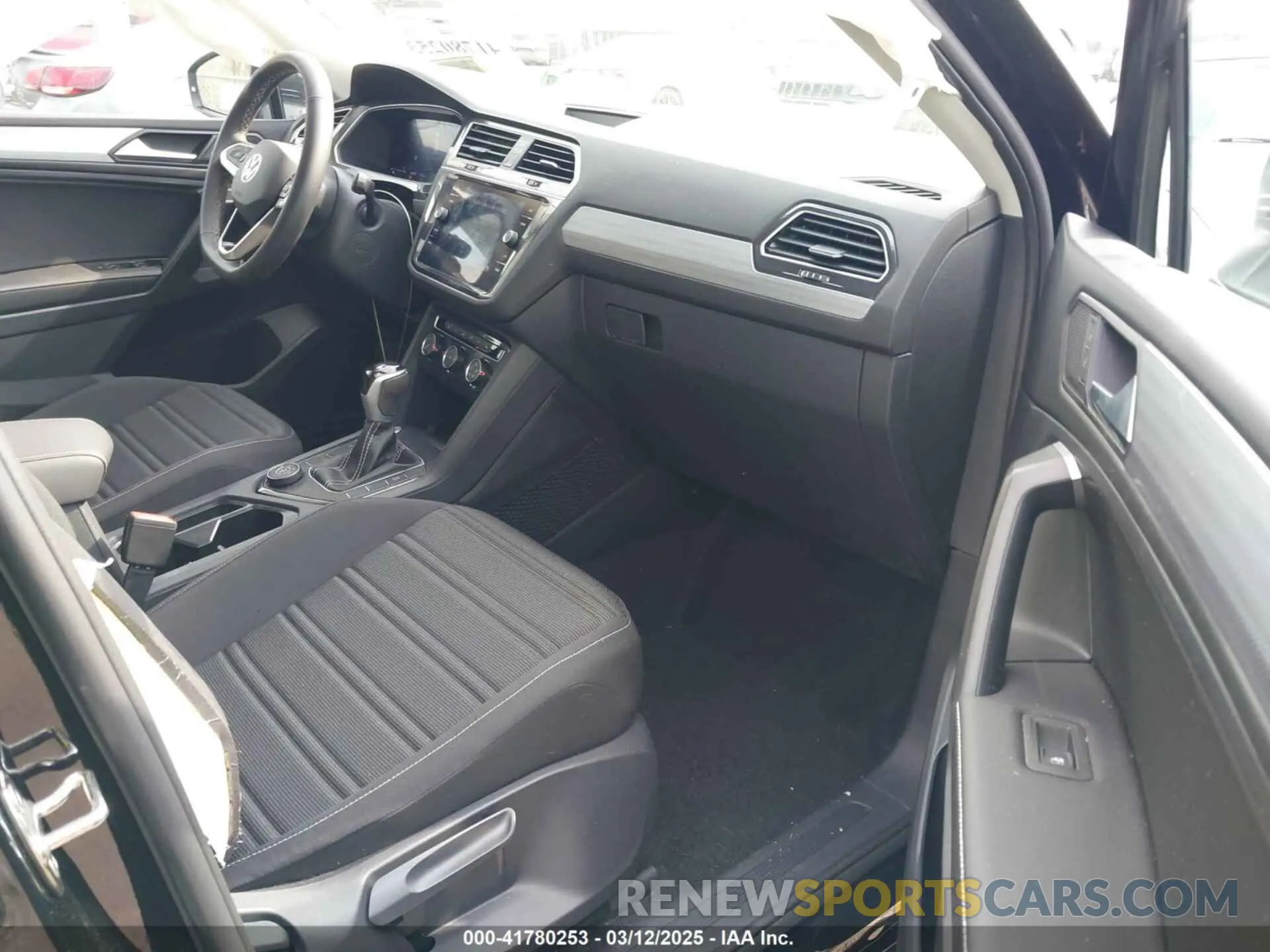 5 Photograph of a damaged car 3VVFB7AX2RM116756 VOLKSWAGEN TIGUAN 2024