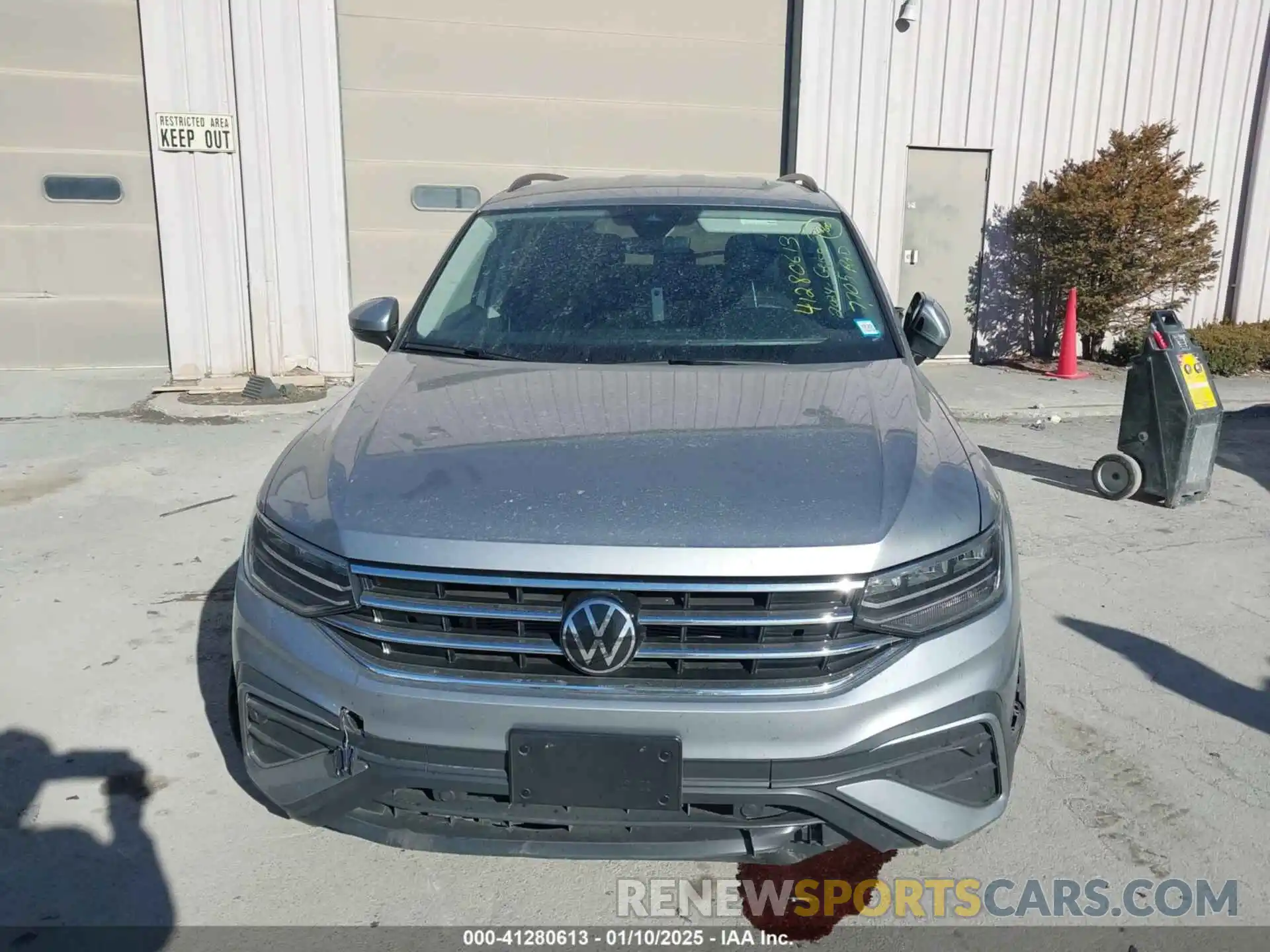 12 Photograph of a damaged car 3VVFB7AX3RM045163 VOLKSWAGEN TIGUAN 2024