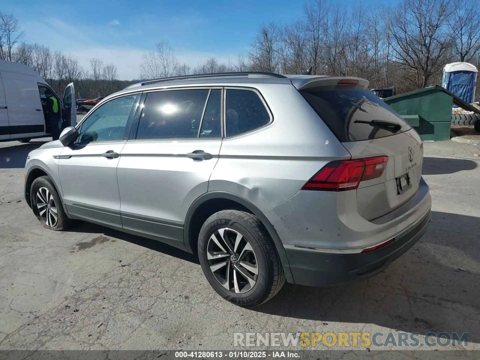 3 Photograph of a damaged car 3VVFB7AX3RM045163 VOLKSWAGEN TIGUAN 2024